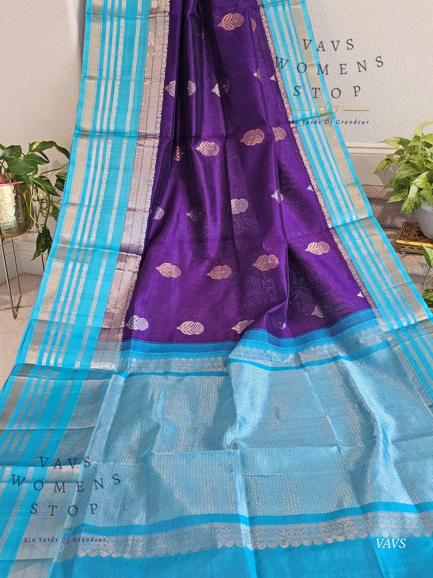 Pure Gadwal Silk Cotton Handloom Traditional Lines Border Pattern Saree with Benarasi Blouse – Traditional Wedding & Festive Wear