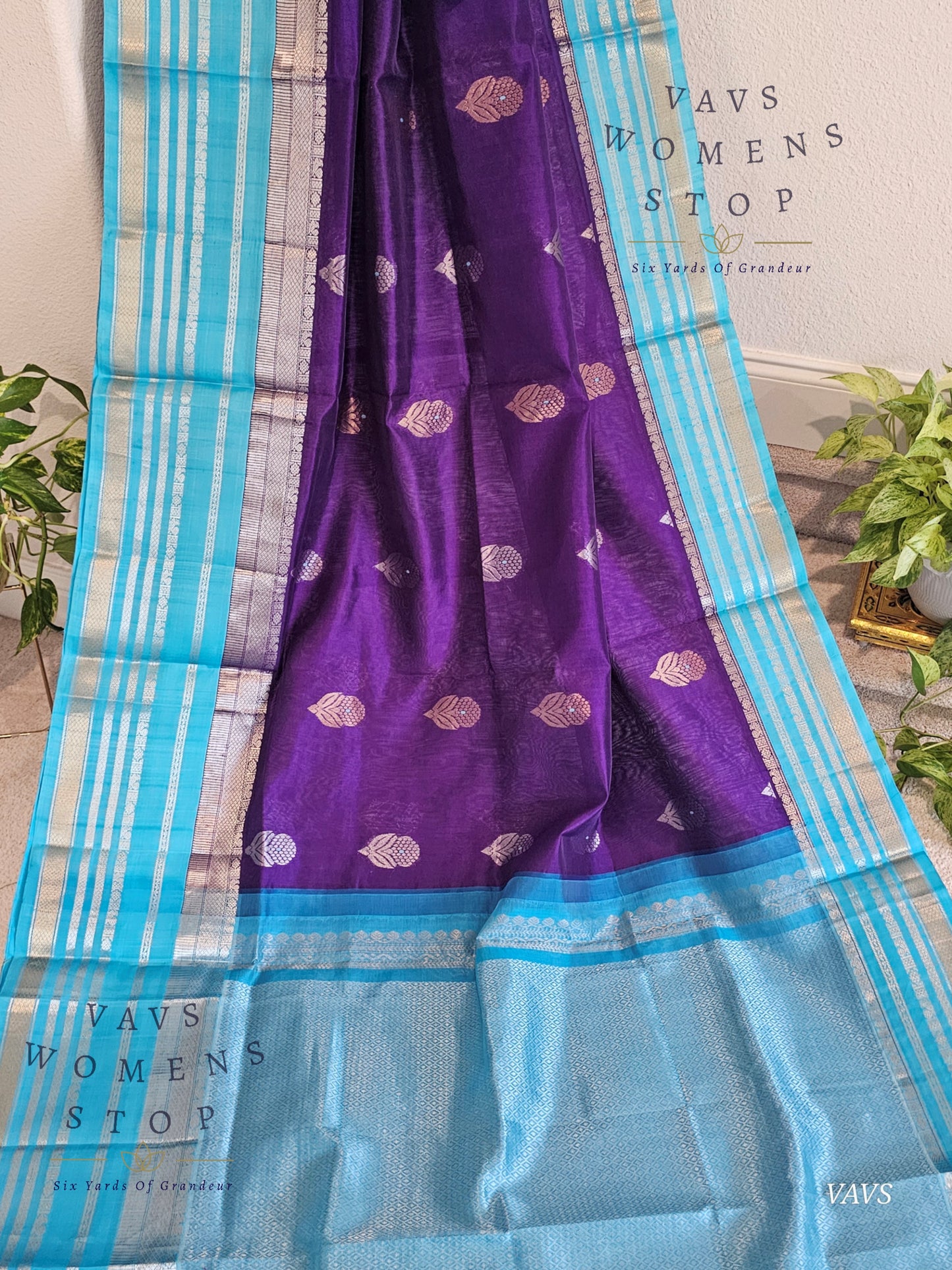 Pure Gadwal Silk Cotton Handloom Traditional Lines Border Pattern Saree with Benarasi Blouse – Traditional Wedding & Festive Wear