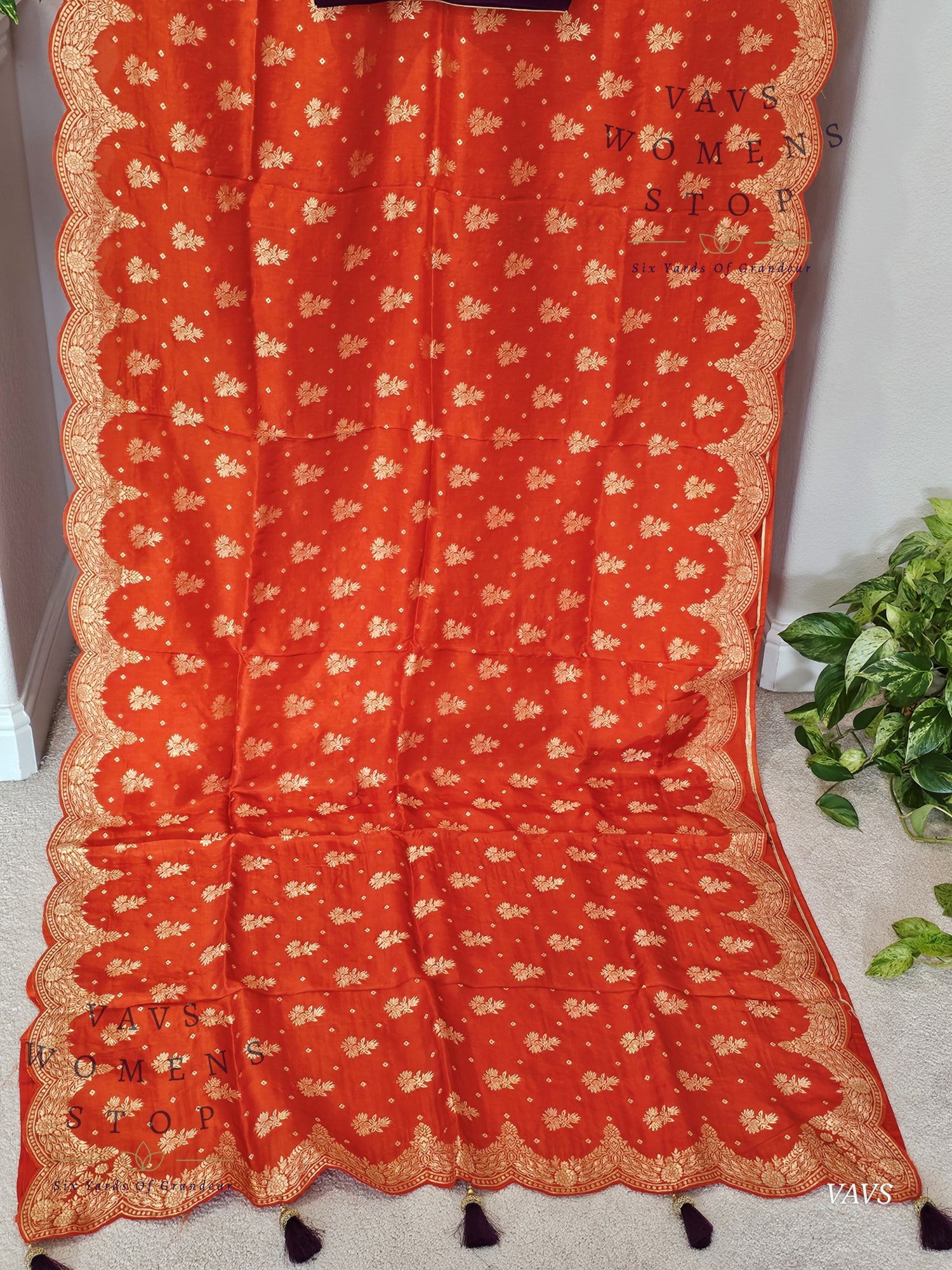 Scalloped Border All Over Butta Fancy Dola Silk Saree with Blouse – Elegant Party & Festive Wear