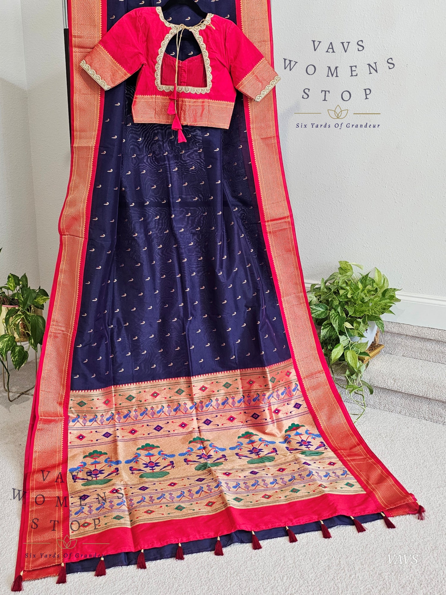 Semi Gadwal Paithani Border and Muniya Butta Silk Saree - Blouse