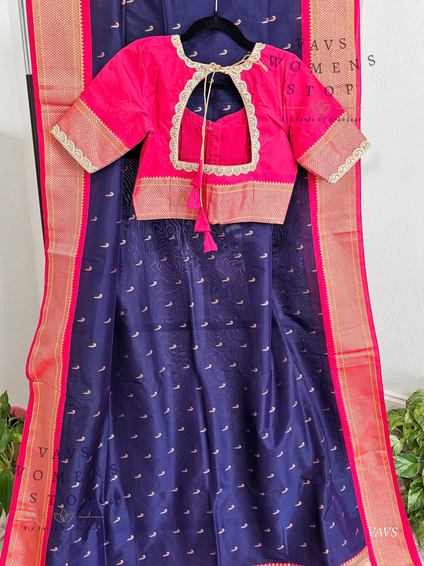 Semi Gadwal Paithani Border and Muniya Butta Silk Saree - Blouse