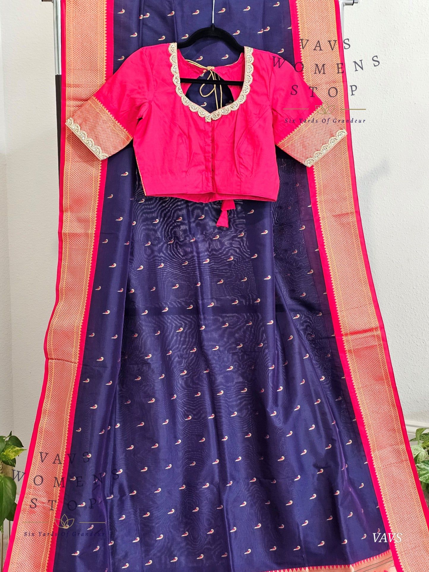 Semi Gadwal Paithani Border and Muniya Butta Silk Saree - Blouse