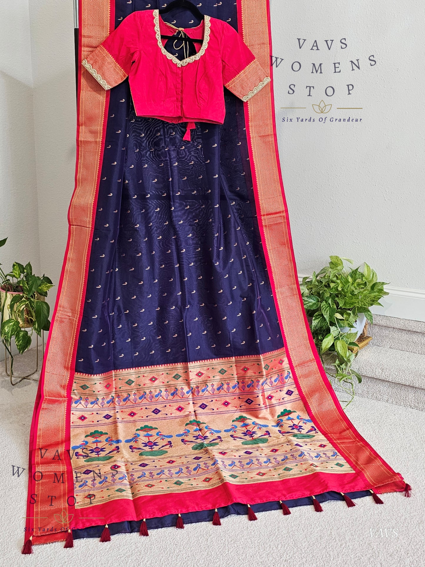 Semi Gadwal Paithani Border and Muniya Butta Silk Saree - Blouse