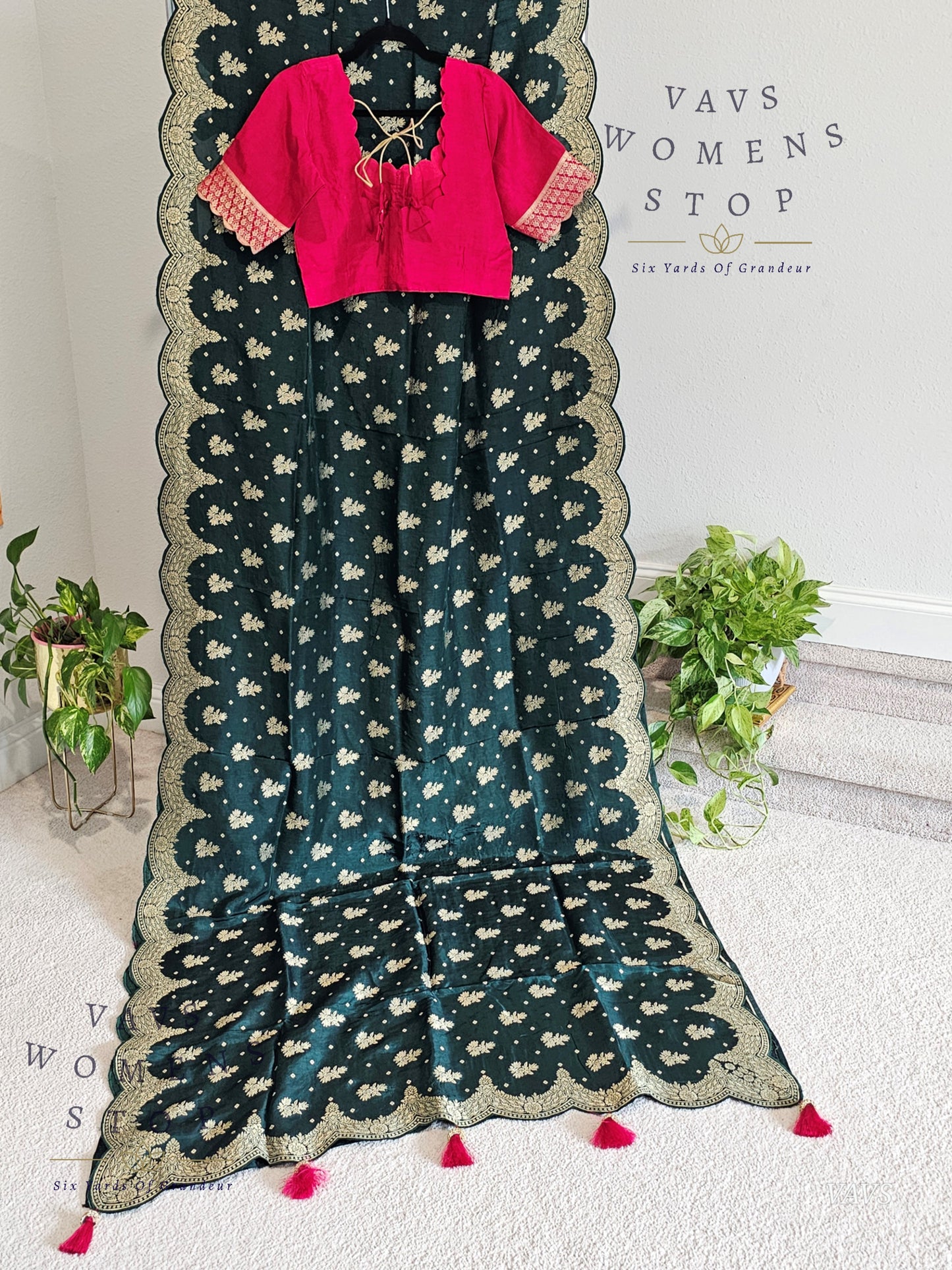 Scalloped Border All Over Butta Fancy Dola Silk Bottle Green Saree with Pink Blouse – Elegant Party & Festive Wear