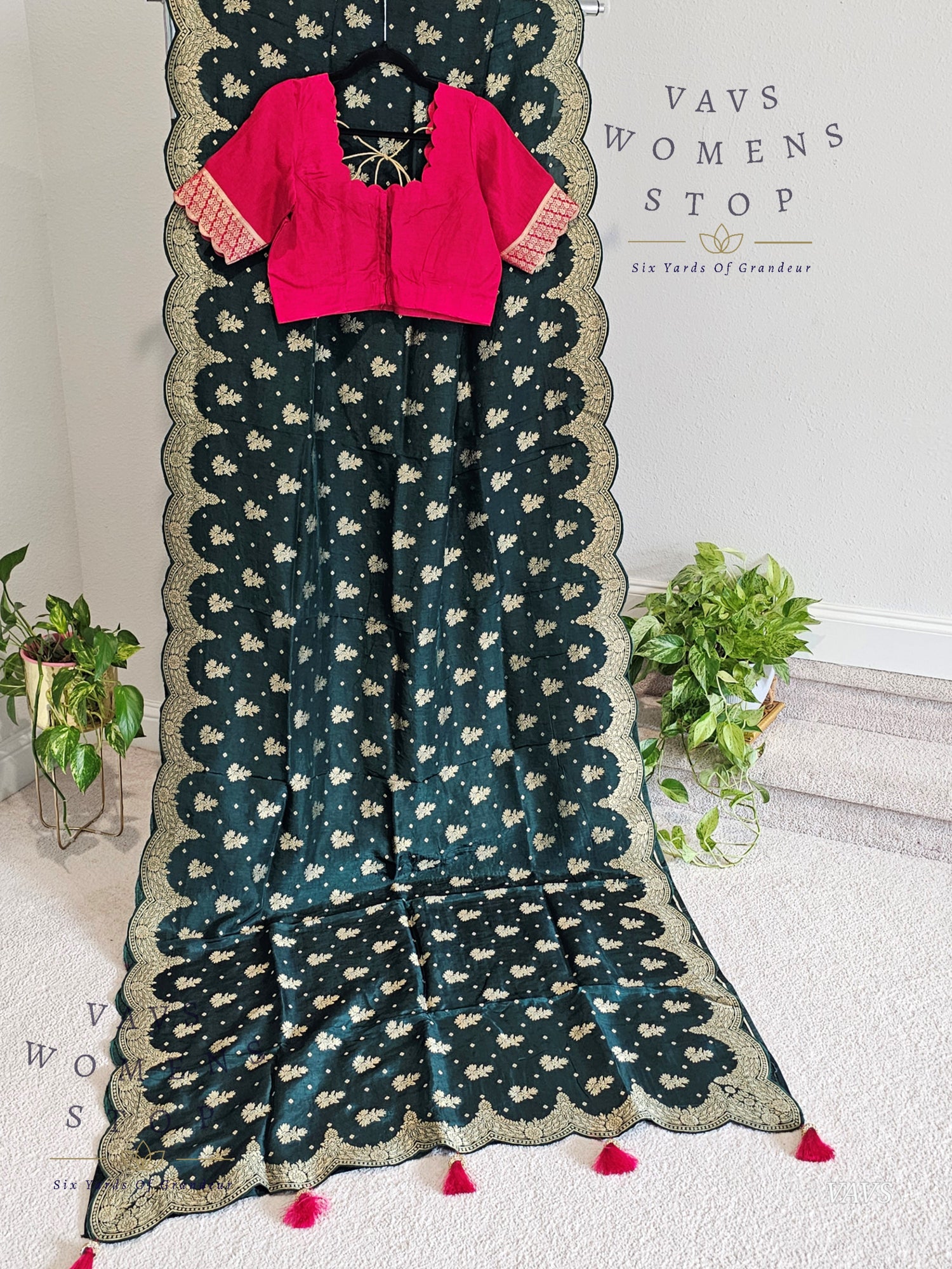 Scalloped Border All Over Butta Fancy Dola Silk Bottle Green Saree with Pink Blouse – Elegant Party & Festive Wear