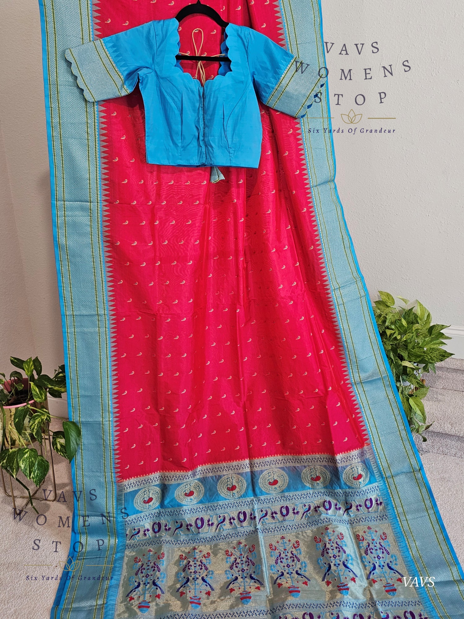 Semi Gadwal Paithani Border and Muniya Butta Silk Saree - Blouse
