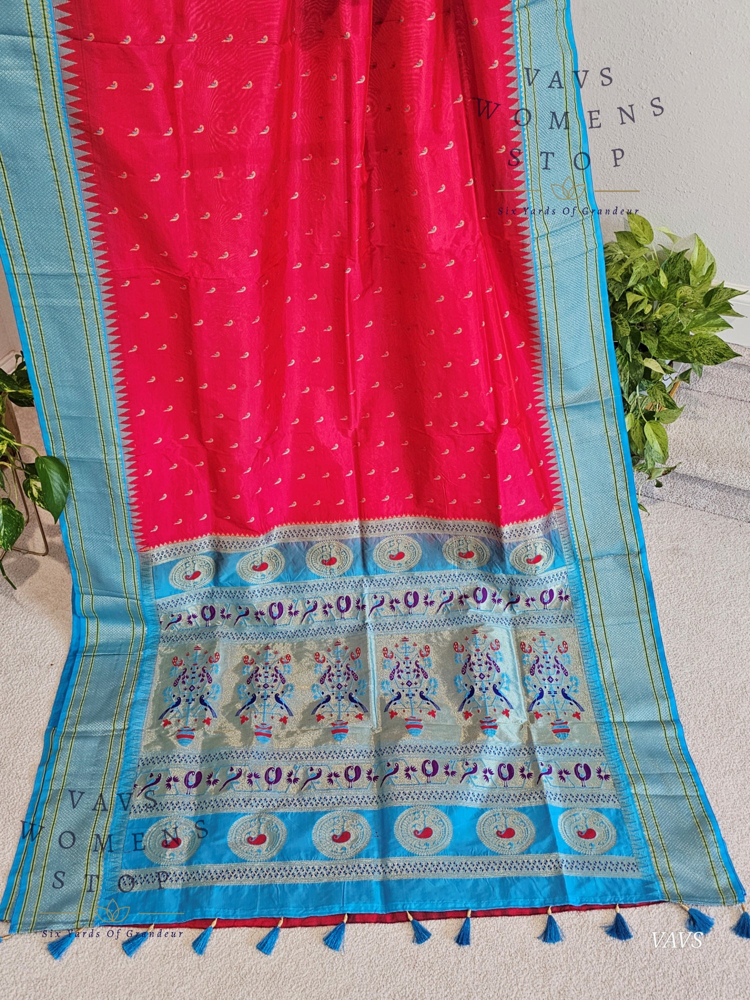 Semi Gadwal Paithani Border and Muniya Butta Silk Saree - Blouse