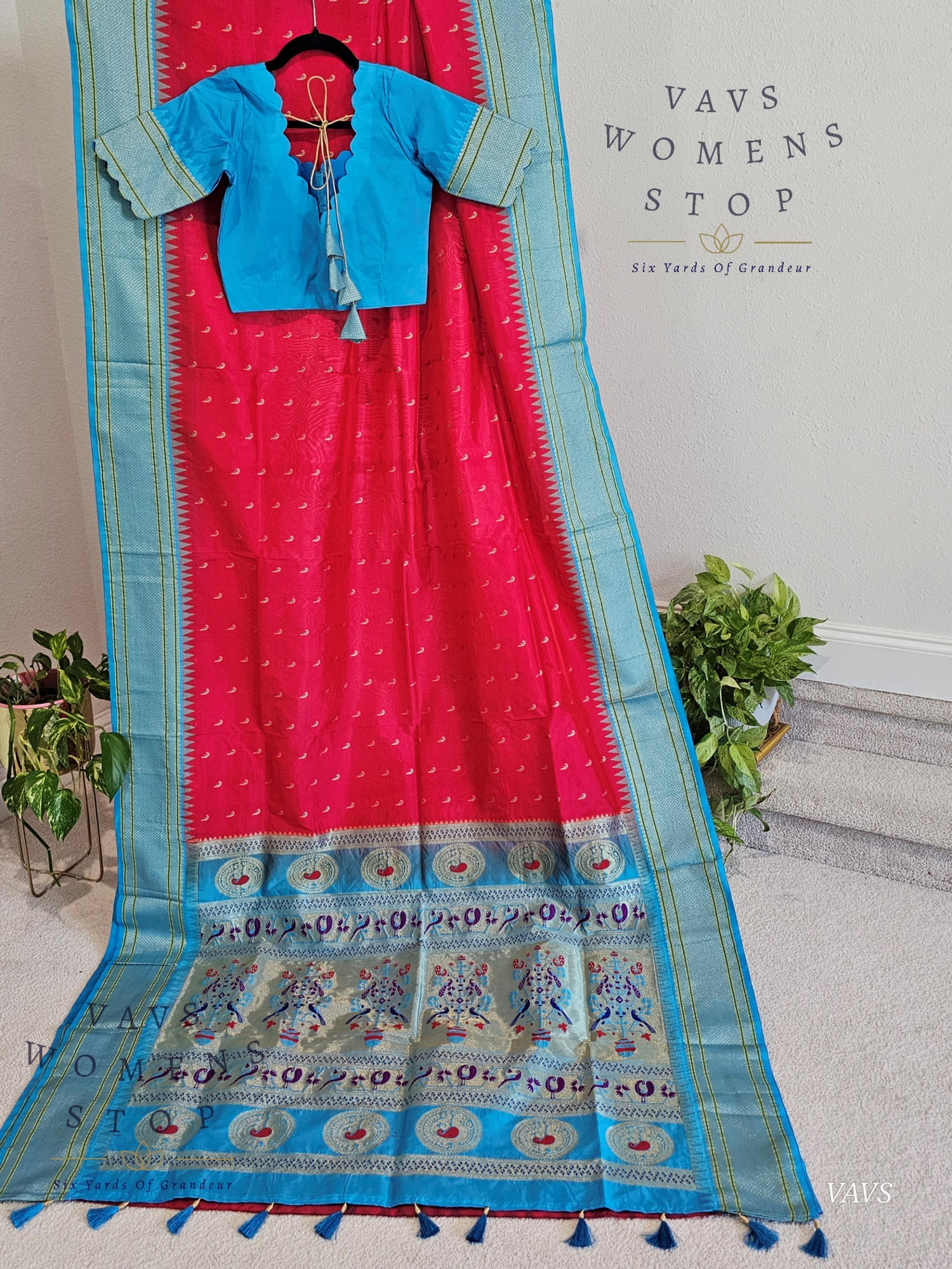 Semi Gadwal Paithani Border and Muniya Butta Silk Saree - Blouse