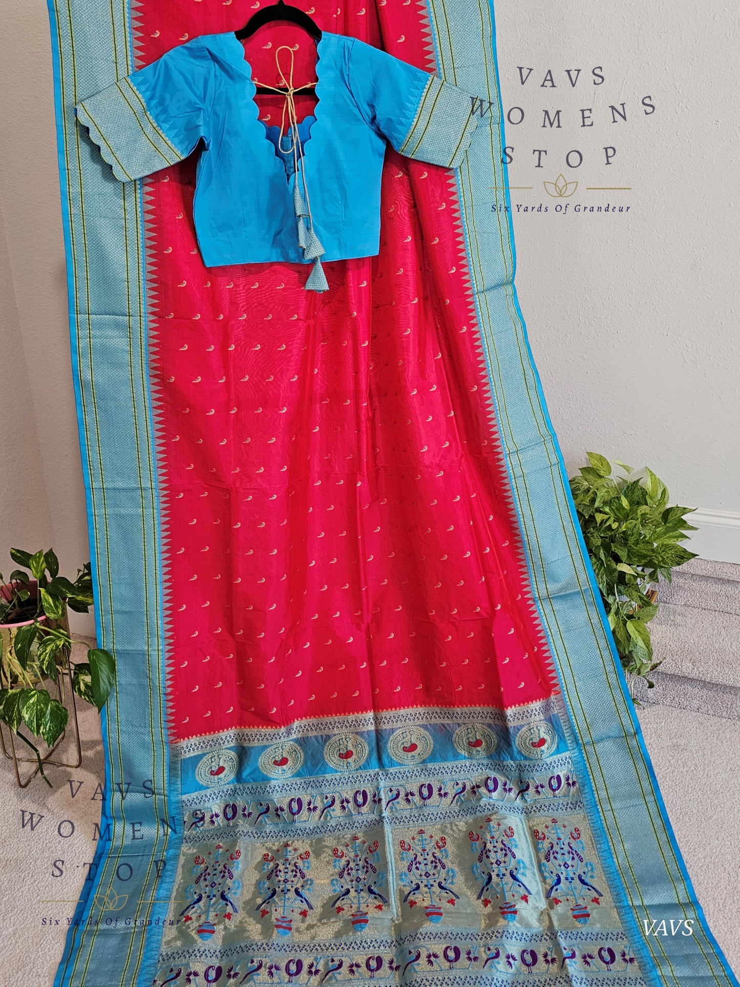 Semi Gadwal Paithani Border and Muniya Butta Silk Saree - Blouse