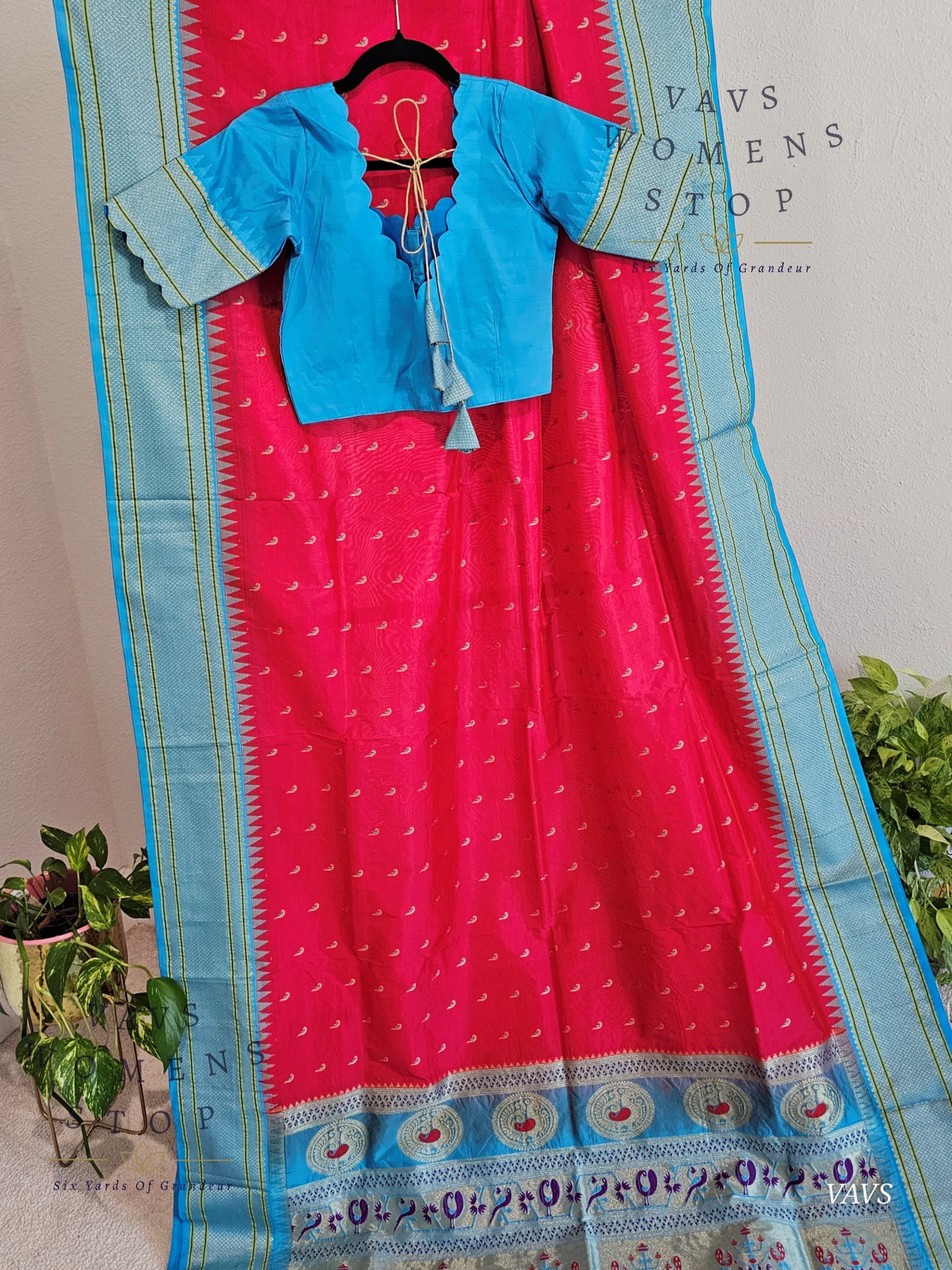 Semi Gadwal Paithani Border and Muniya Butta Silk Saree - Blouse