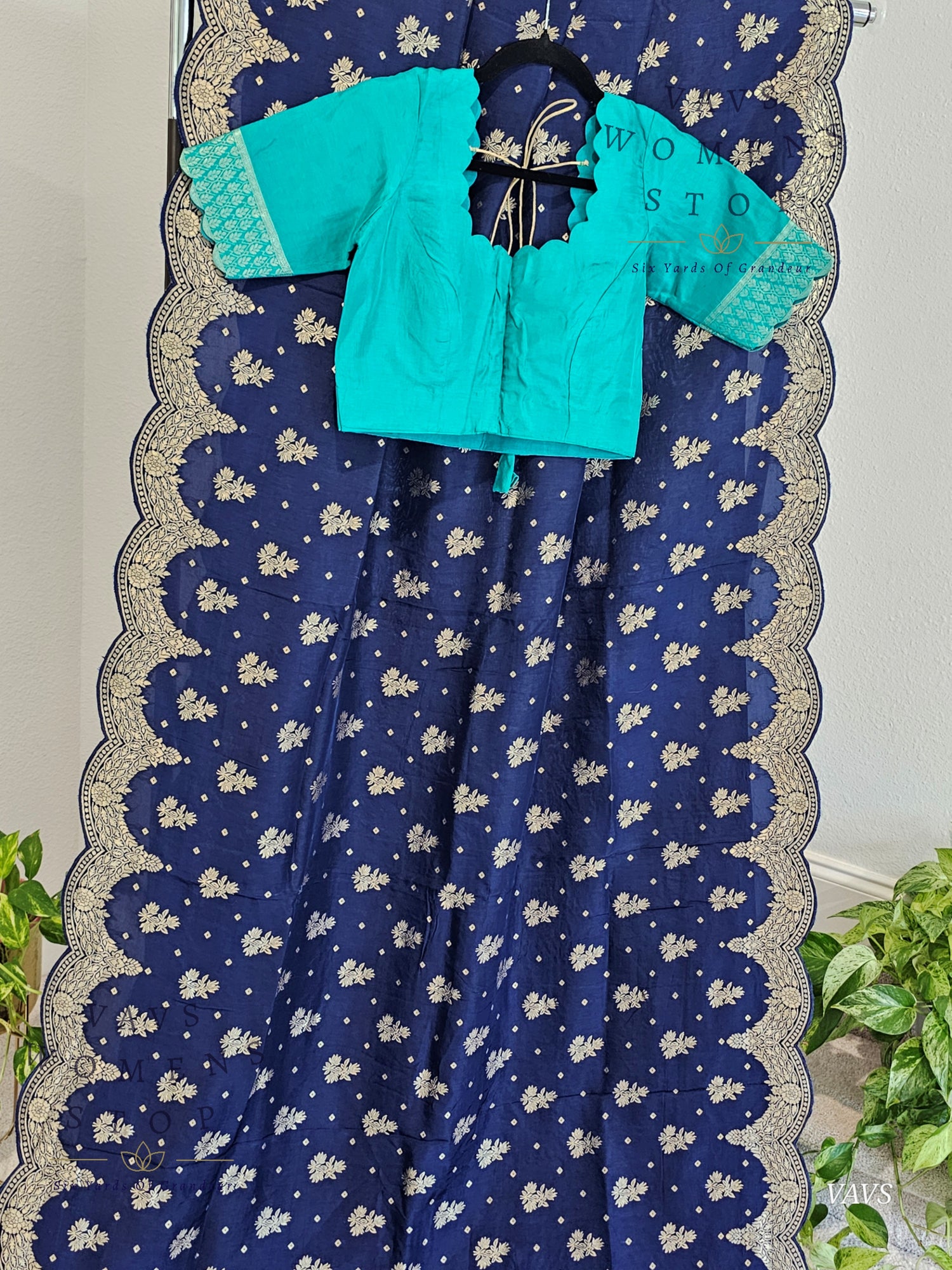 Scalloped Border All Over Butta Fancy Dola Silk Navy Blue Saree with Teal Green Blouse – Elegant Party & Festive Wear