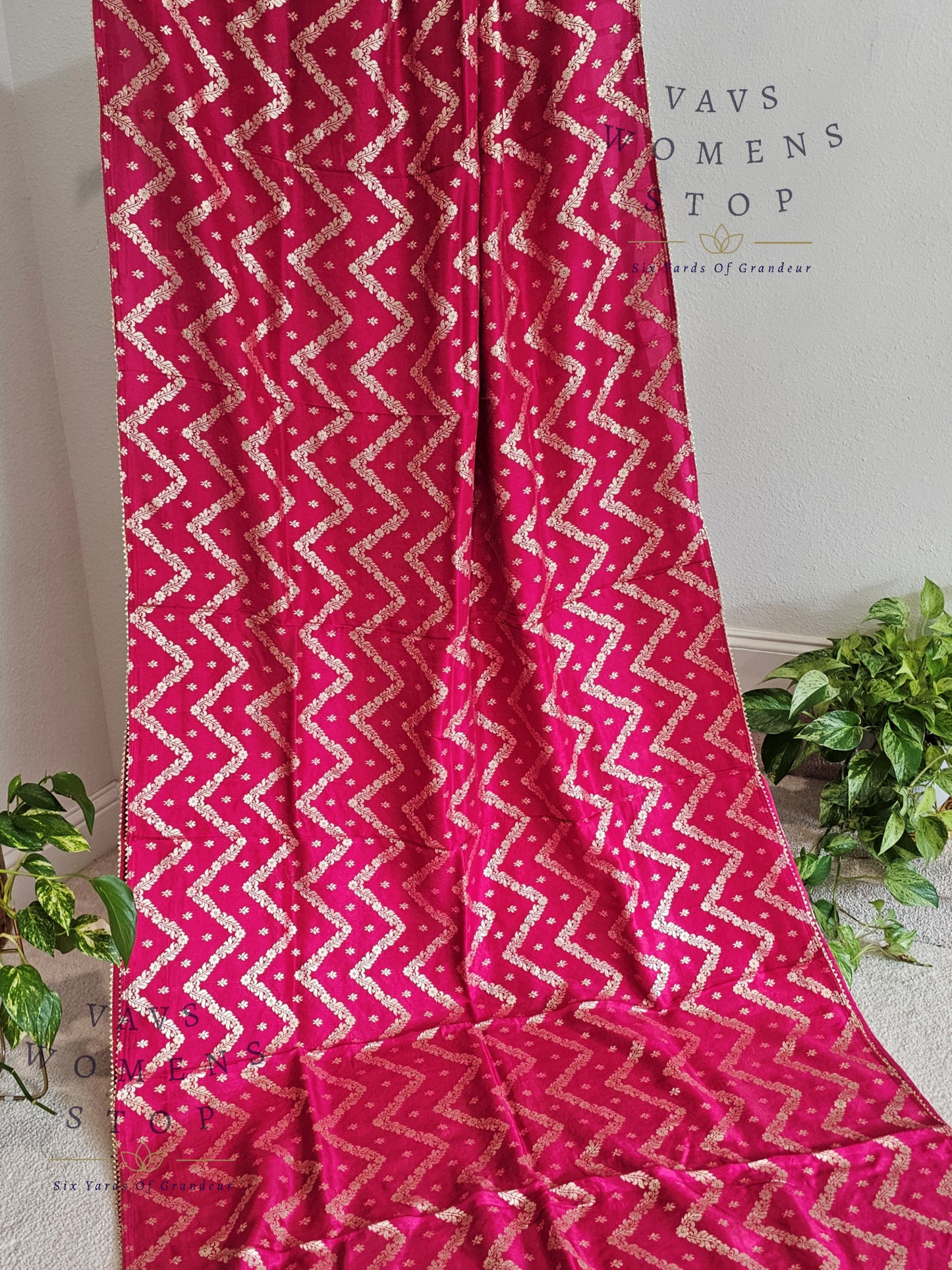 Pink Shade Borderless Munga Crepe Silk Saree