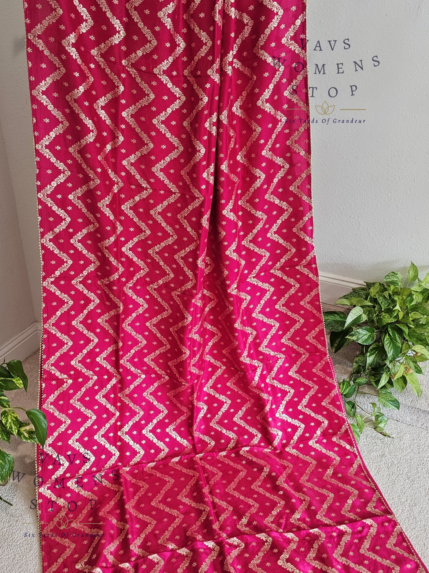 Pink Shade Borderless Munga Crepe Silk Saree