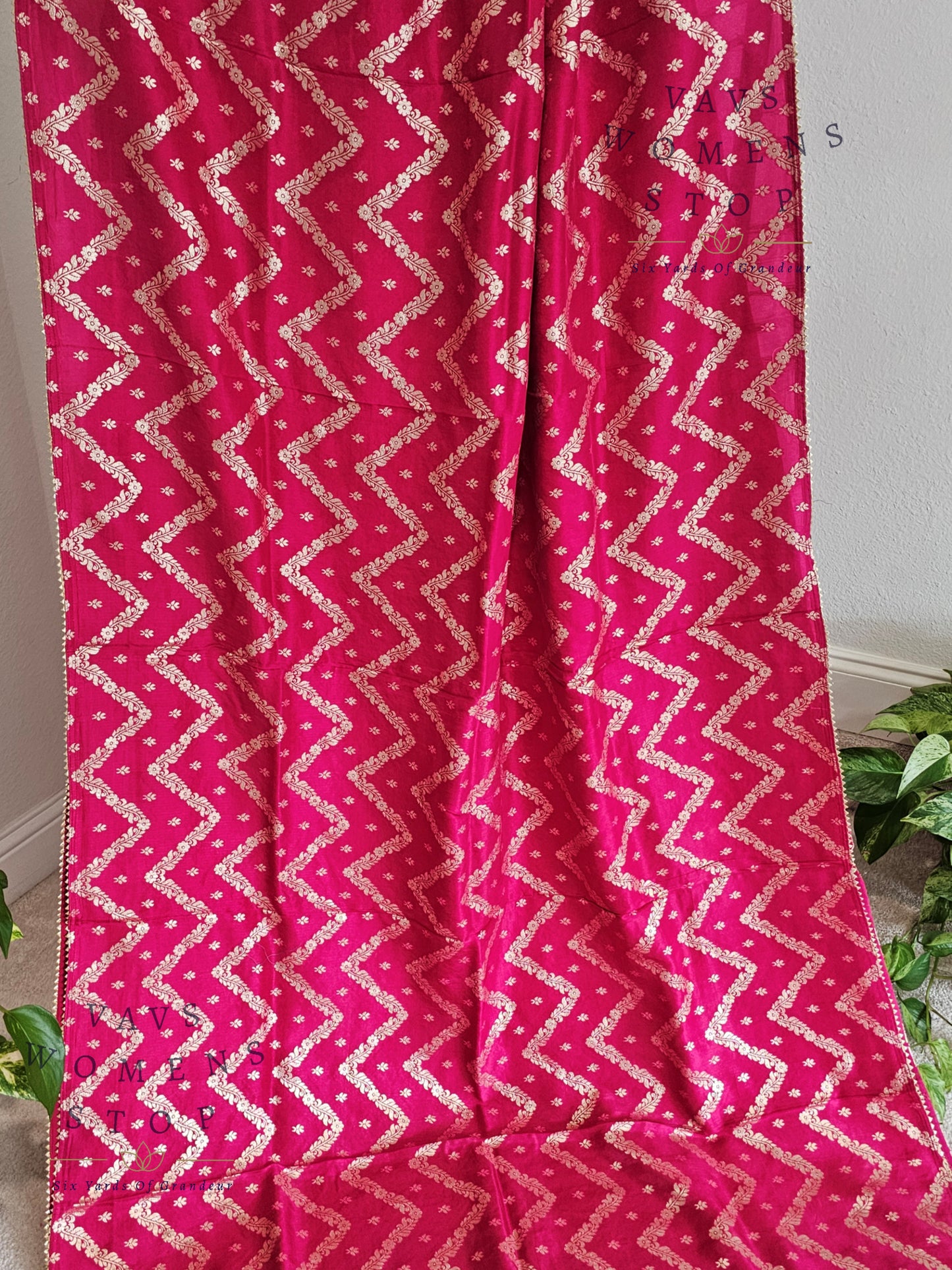 Pink Shade Borderless Munga Crepe Silk Saree