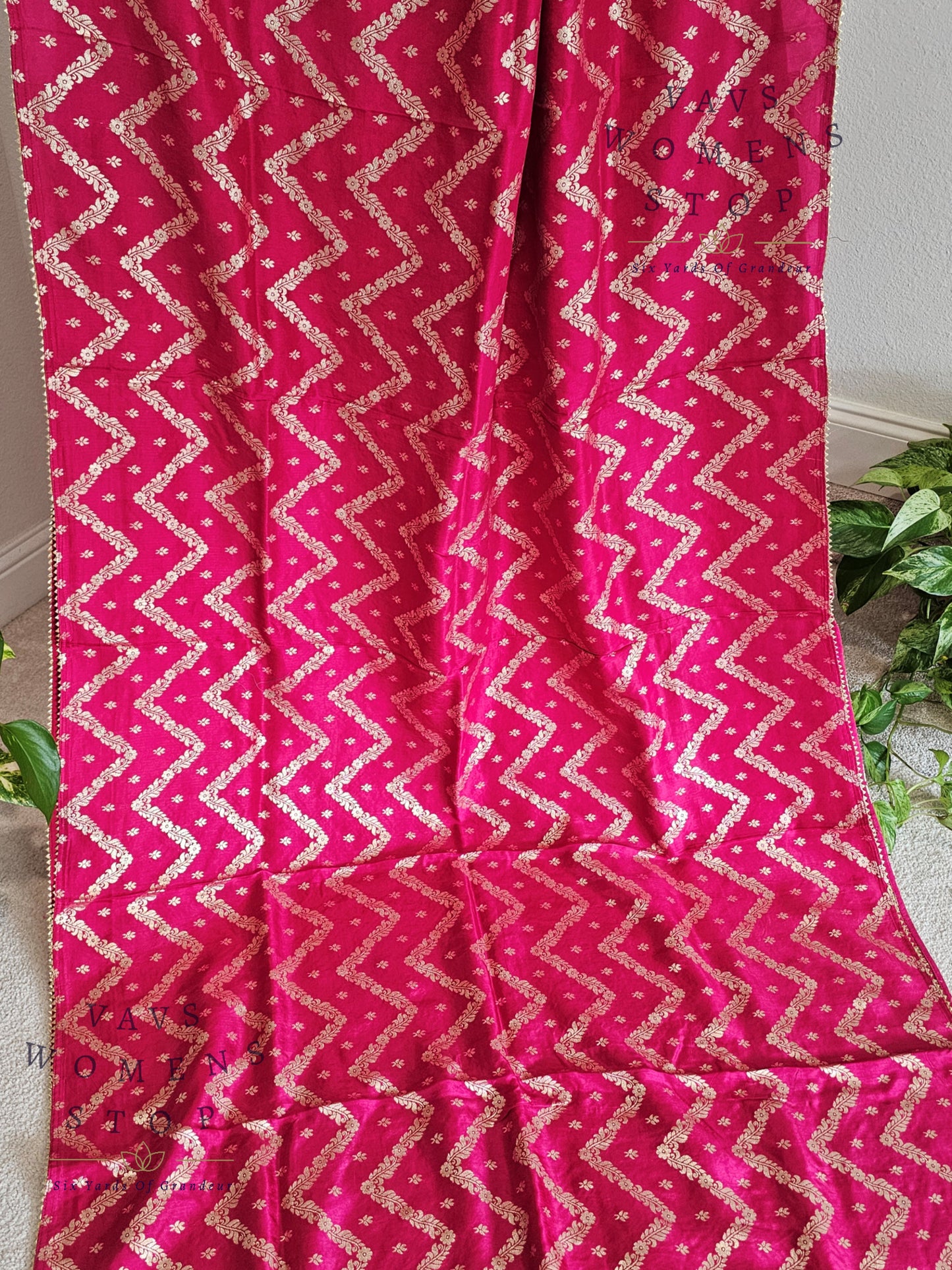 Pink Shade Borderless Munga Crepe Silk Saree