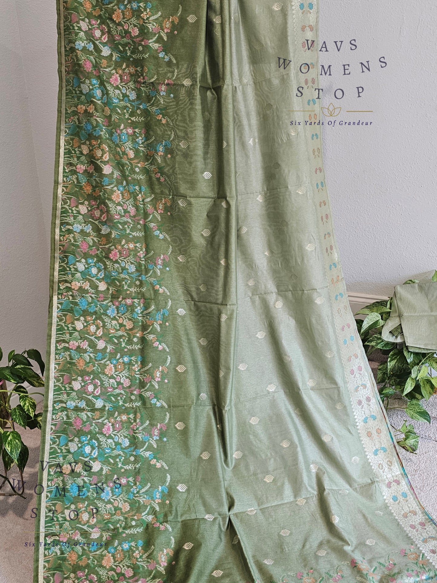 Designer Pastel Shaded Munga Dola Silk Saree