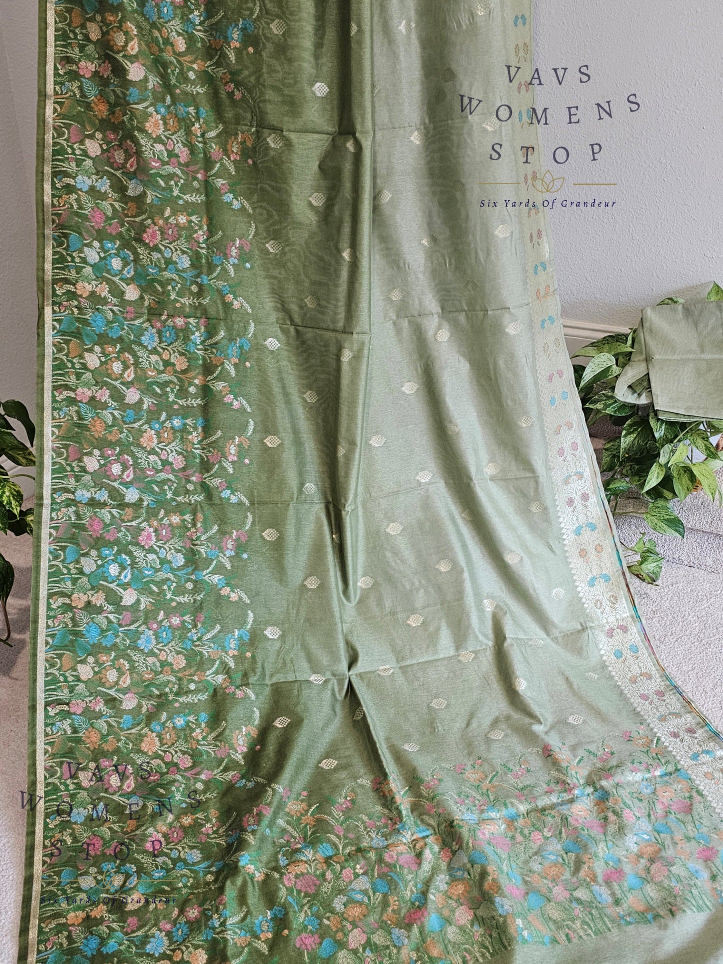 Designer Pastel Shaded Munga Dola Silk Saree