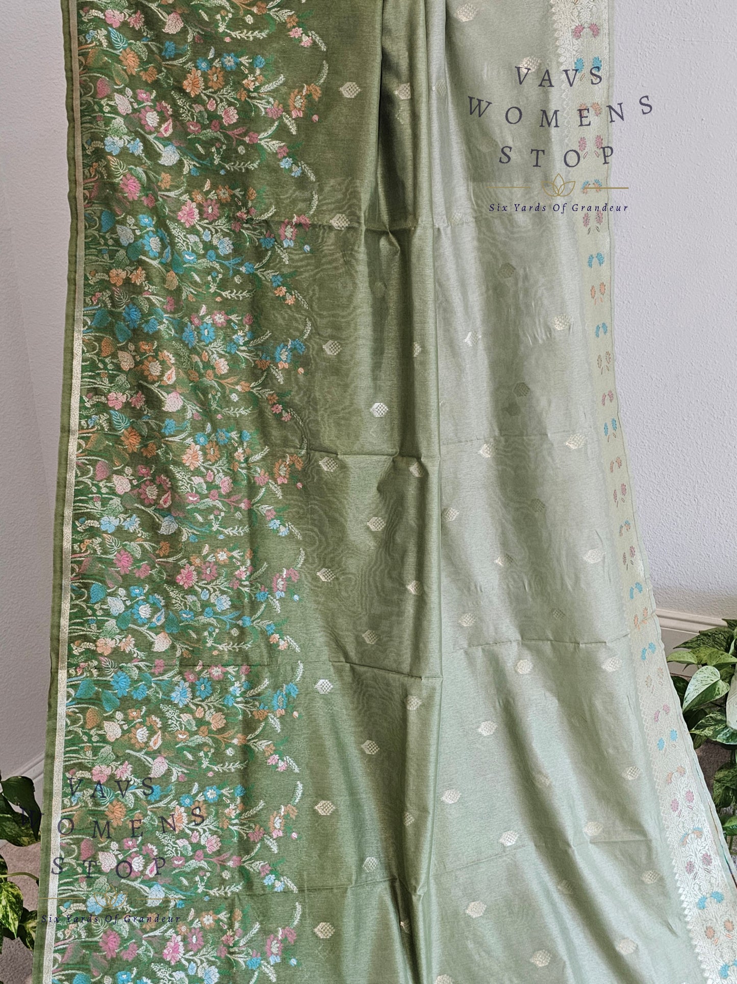 Designer Pastel Shaded Munga Dola Silk Saree