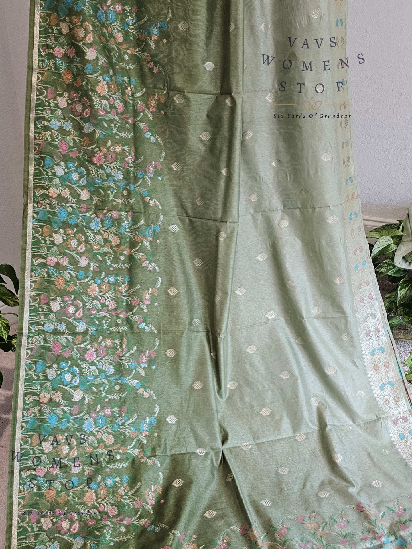 Designer Pastel Shaded Munga Dola Silk Saree
