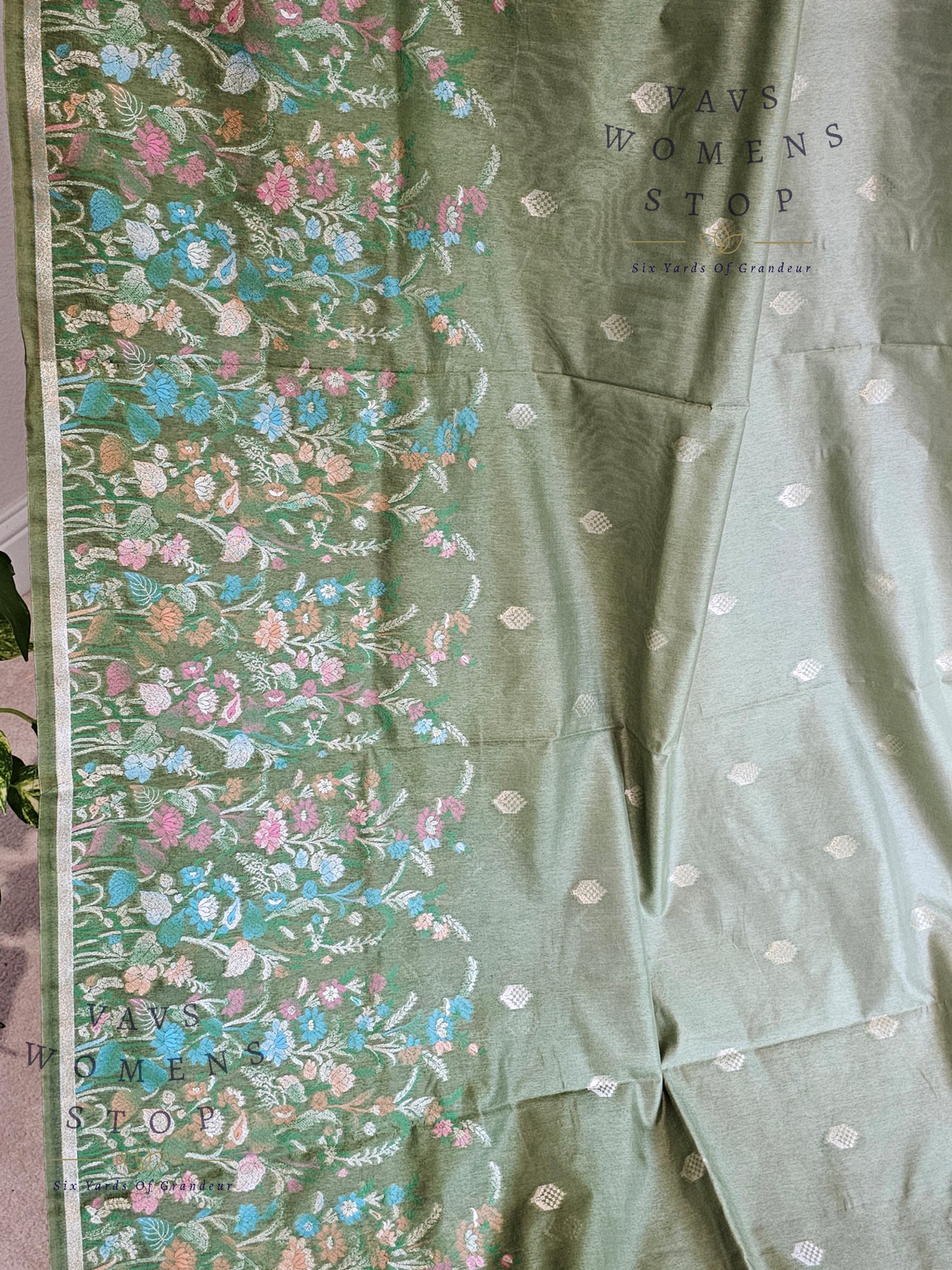 Designer Pastel Shaded Munga Dola Silk Saree