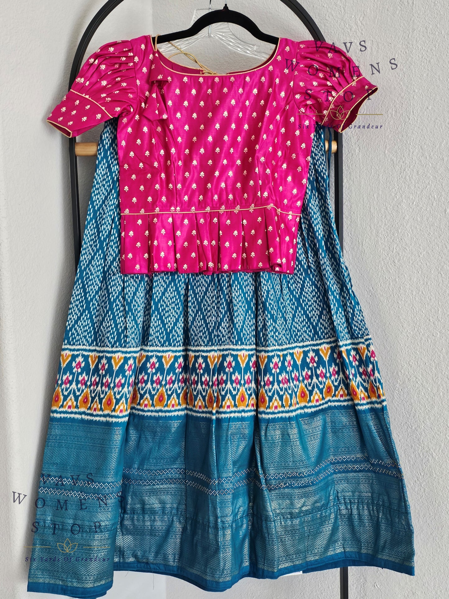 Munga Benarasi Silk Lehenga Blouse