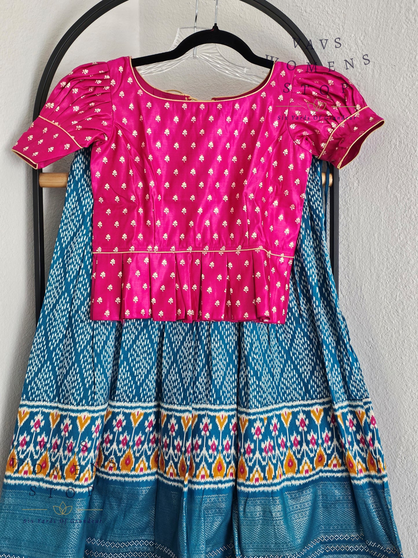 Munga Benarasi Silk Lehenga Blouse