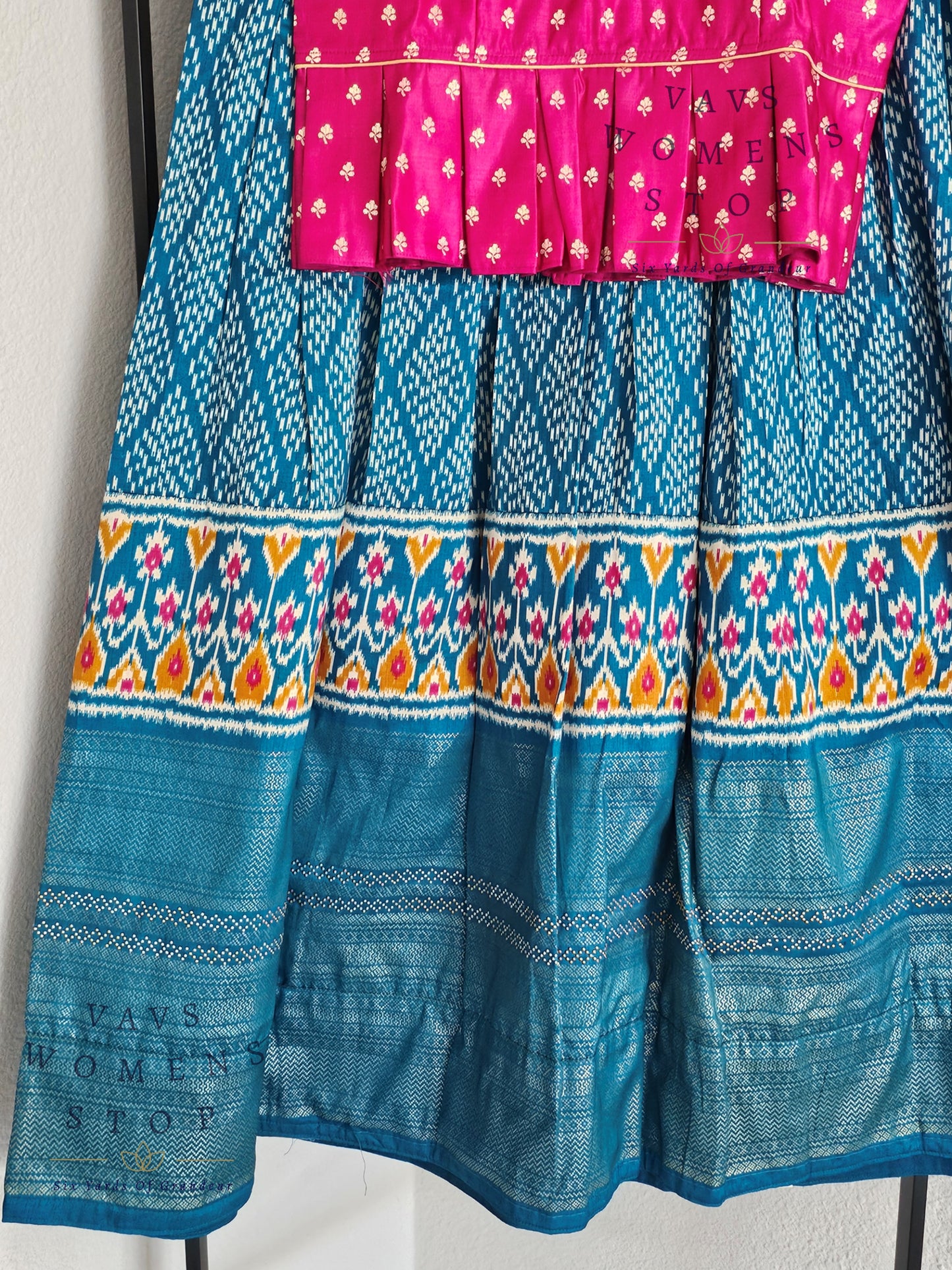 Munga Benarasi Silk Lehenga Blouse