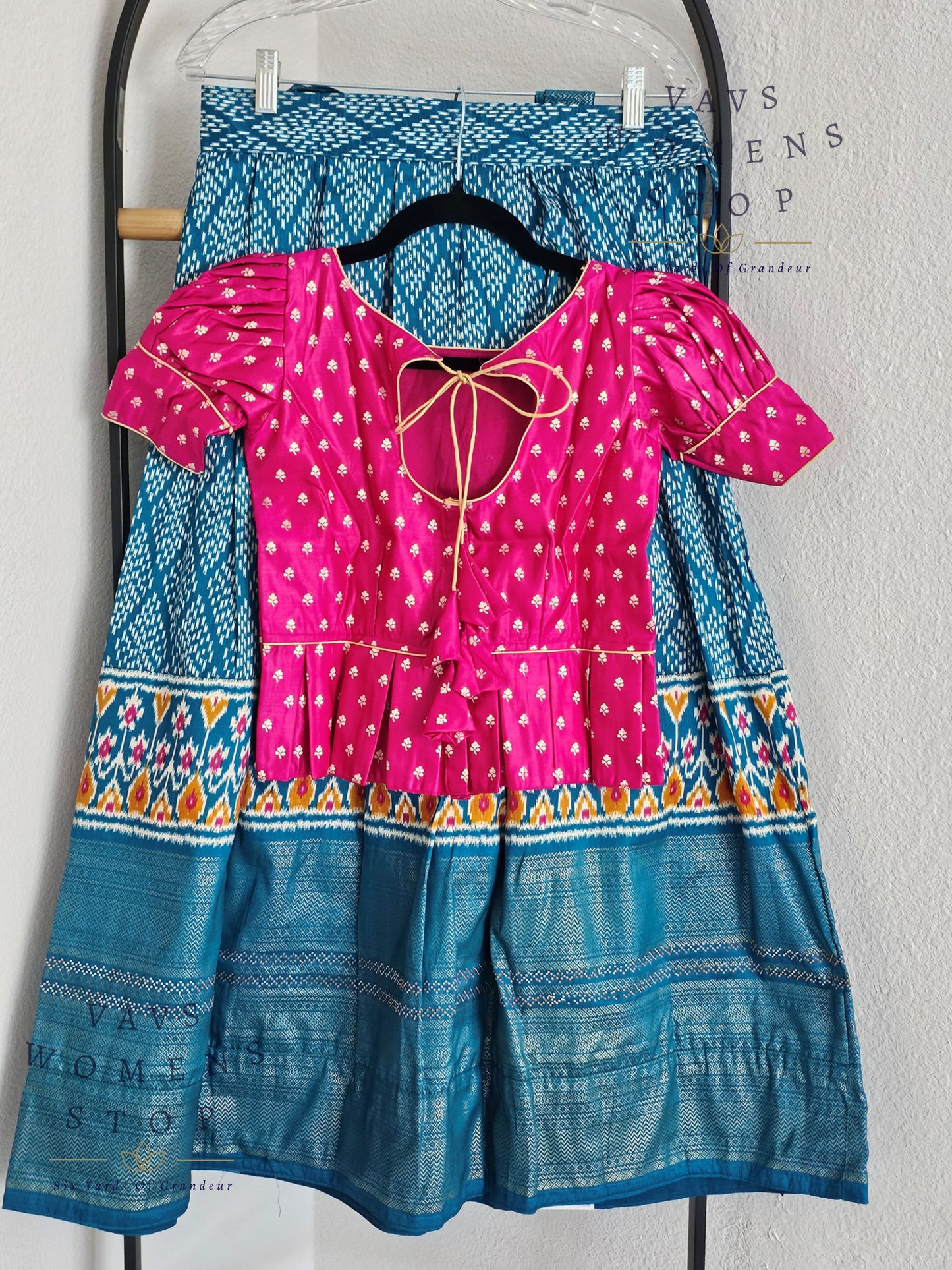 Munga Benarasi Silk Lehenga Blouse