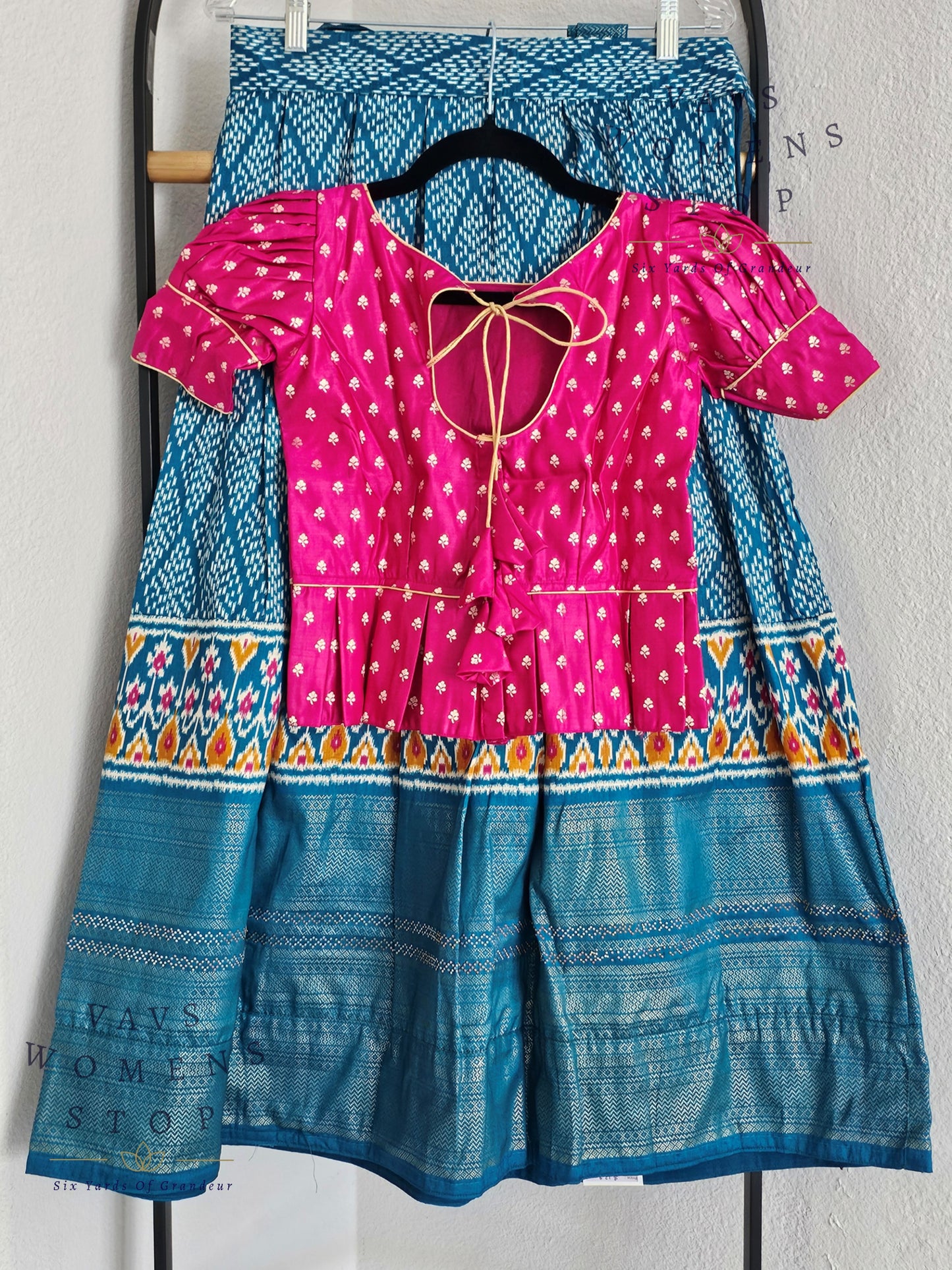 Munga Benarasi Silk Lehenga Blouse