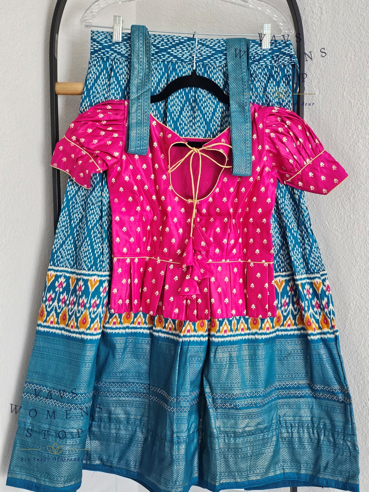 Munga Benarasi Silk Lehenga Blouse