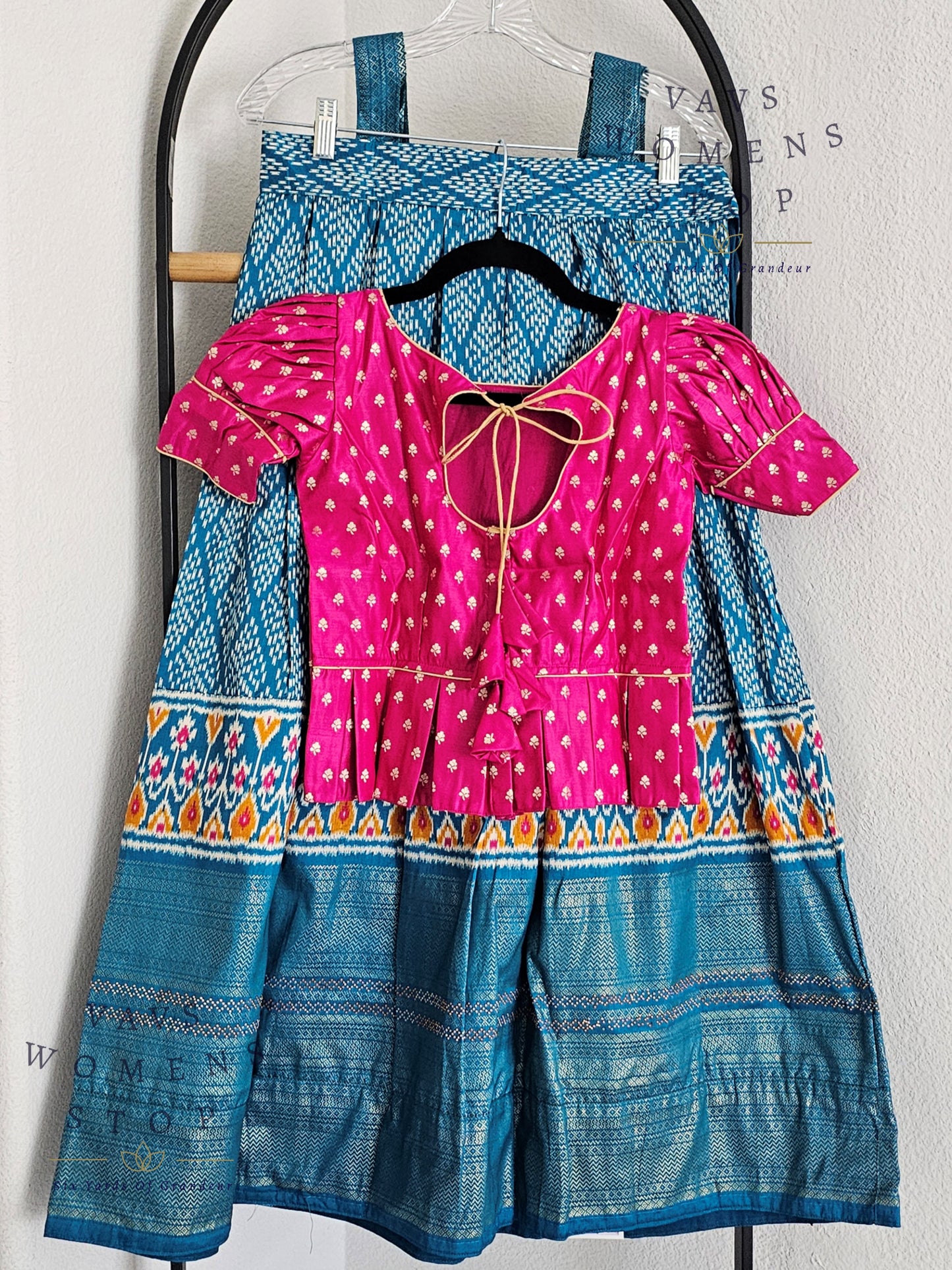 Munga Benarasi Silk Lehenga Blouse