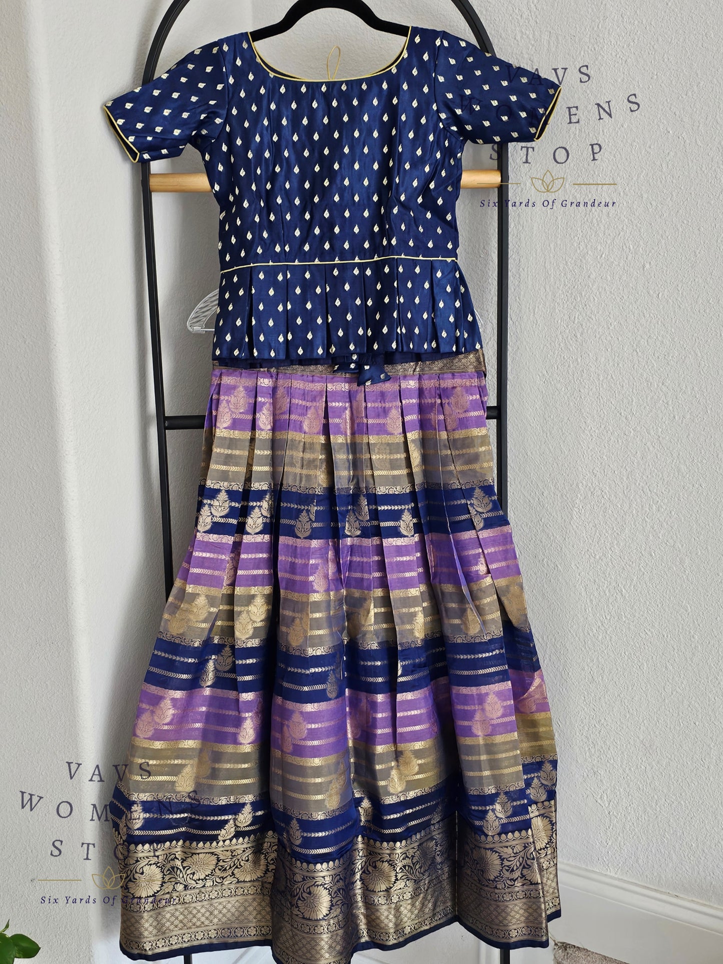 Designer Benarasi Chiniya Lehenga/Langa Blouse
