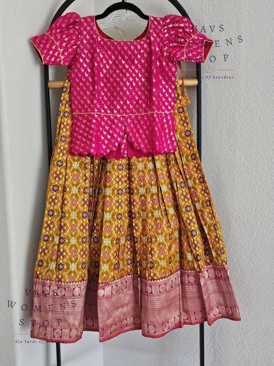 Satin Benarasi Patola Lehenga/Langa Blouse Pattu Pavada
