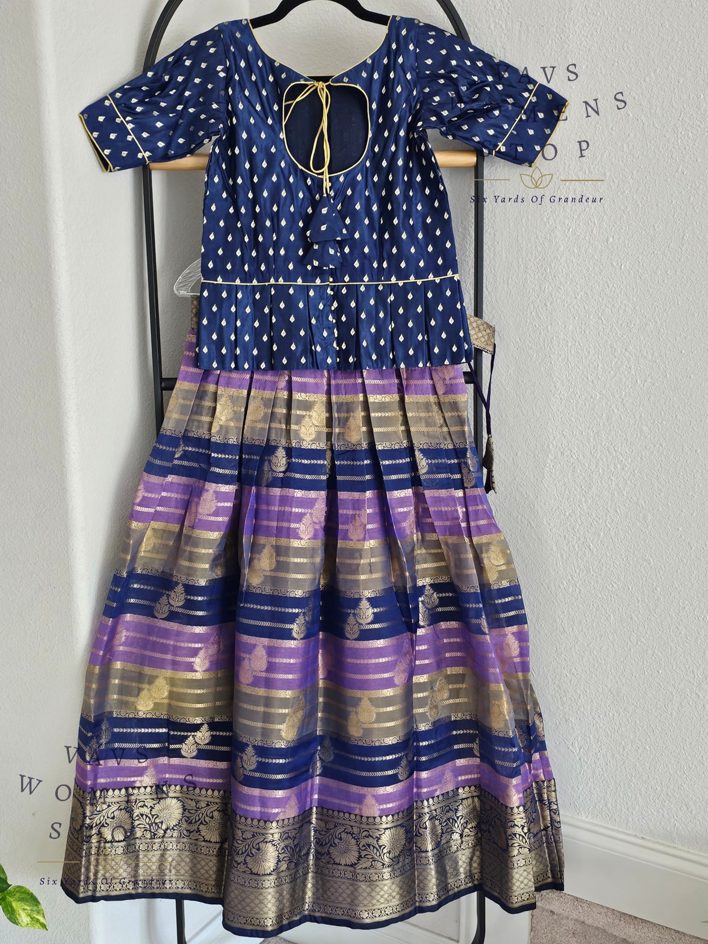 Chiniya Benarasi Langa Blouse/ Pattu Pavadai set