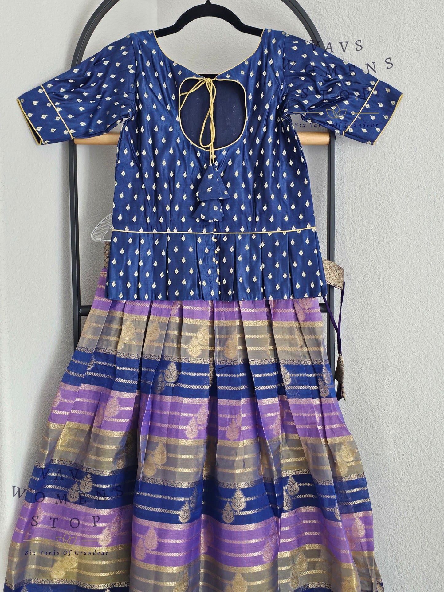 Chiniya Benarasi Langa Blouse/ Pattu Pavadai set