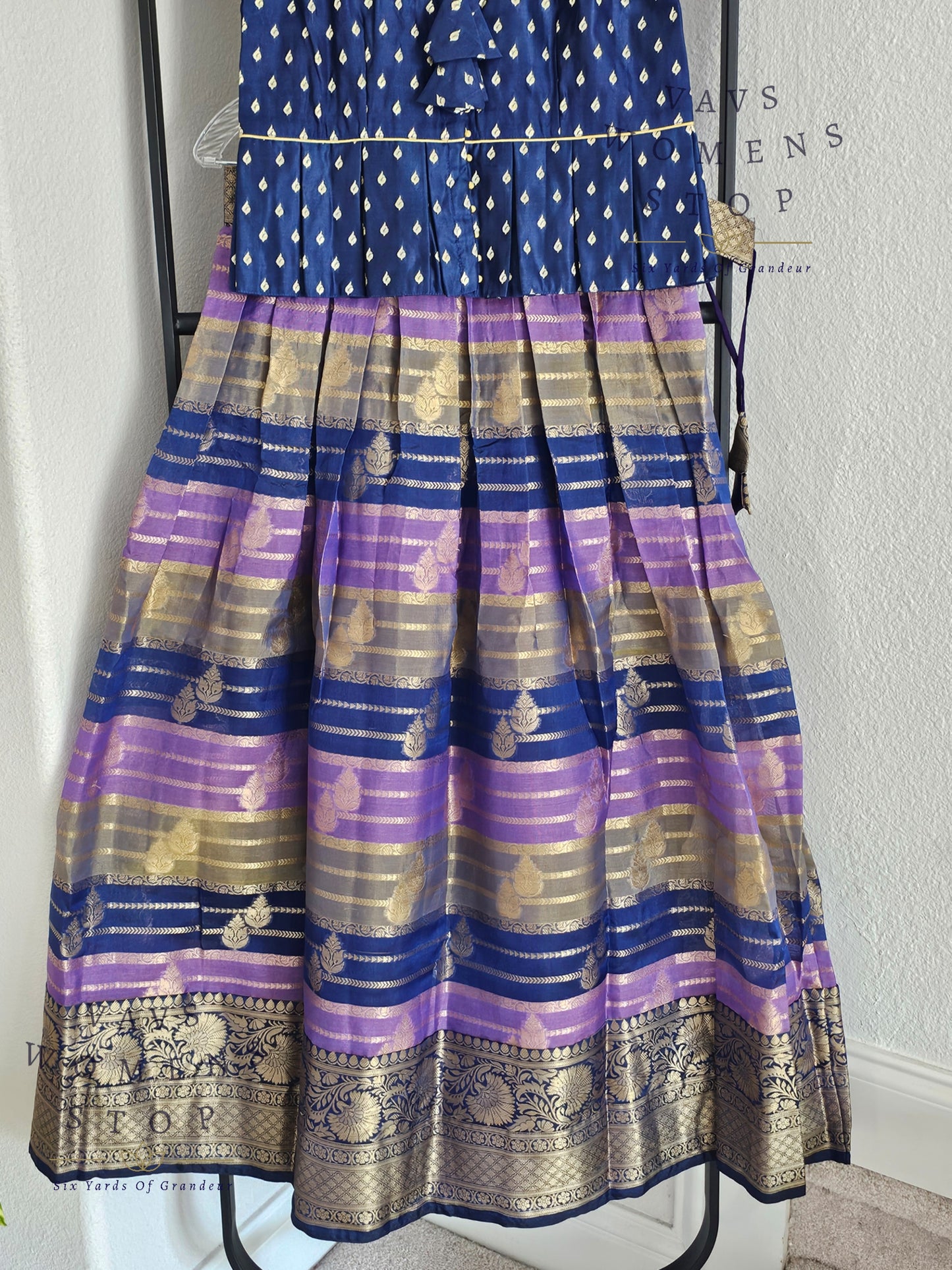 Chiniya Benarasi Langa Blouse/ Pattu Pavadai set