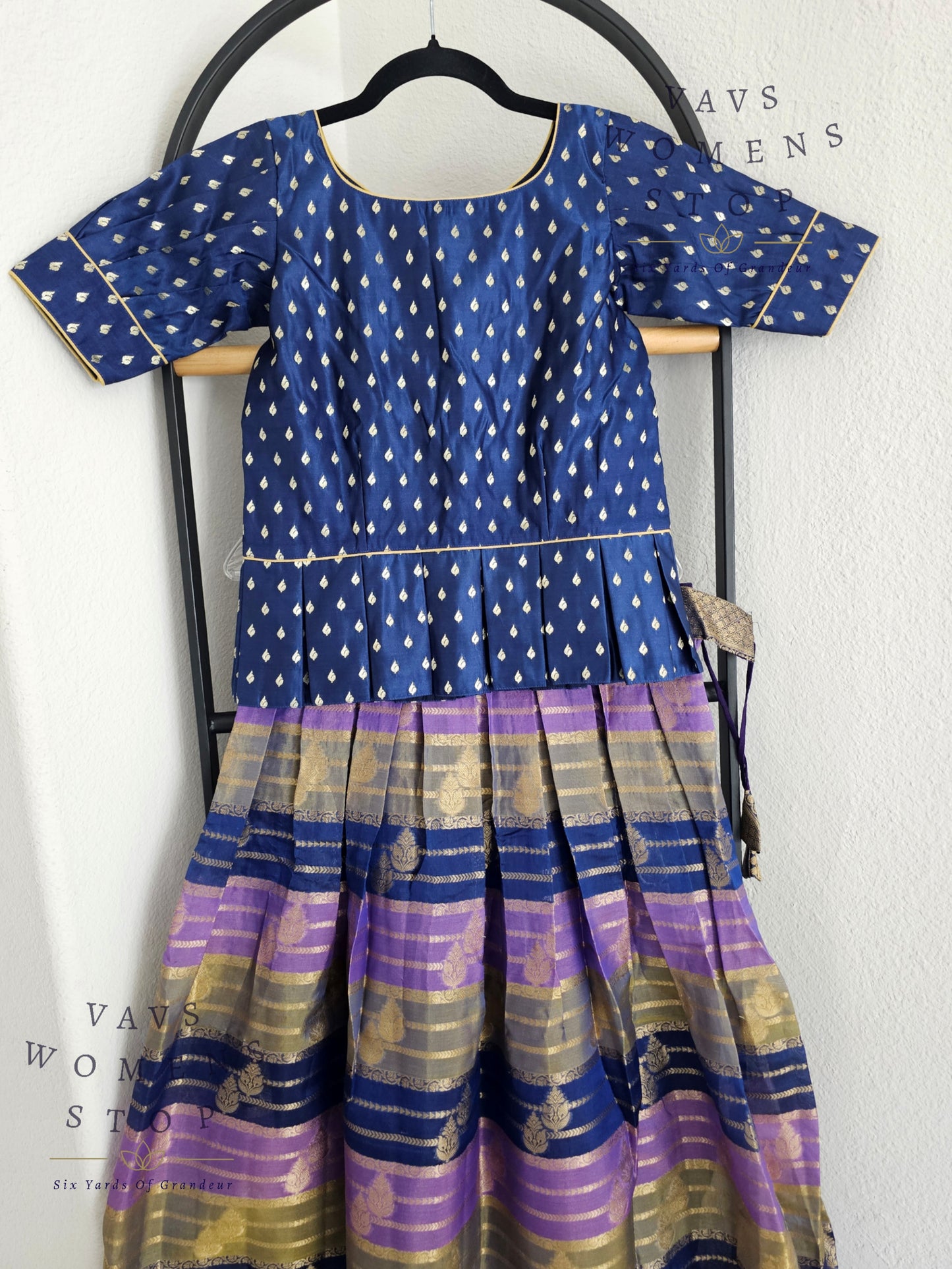 Chiniya Benarasi Langa Blouse/ Pattu Pavadai set