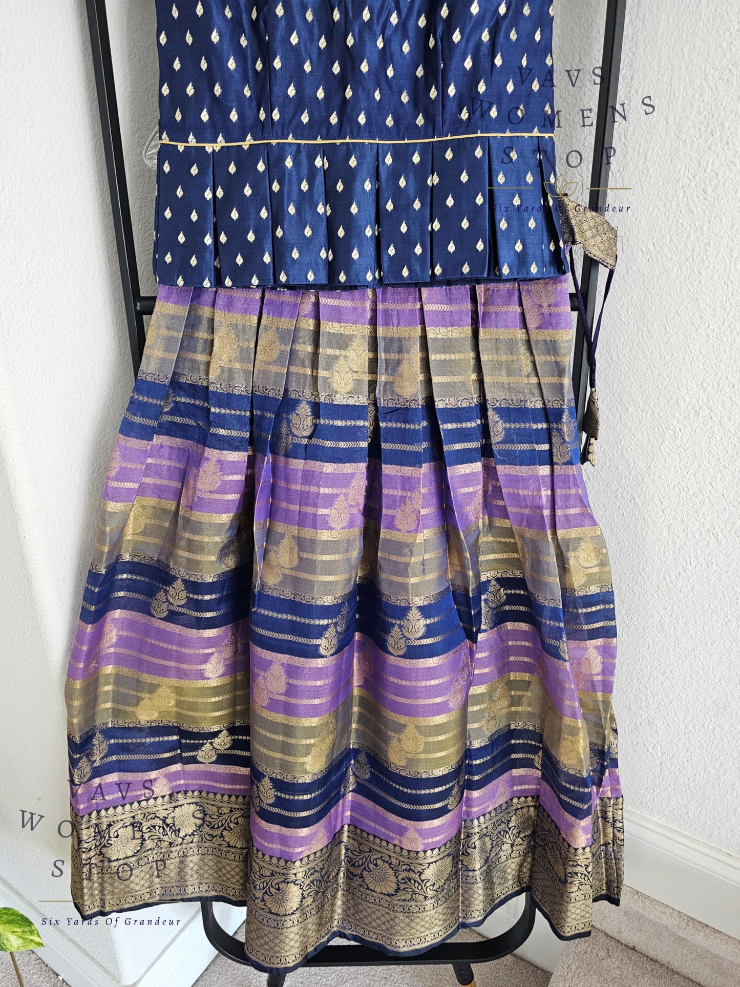 Chiniya Benarasi Langa Blouse/ Pattu Pavadai set