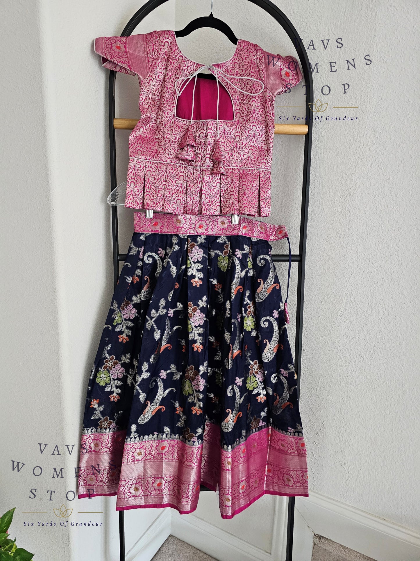 Chiniya Benarasi Langa Blouse/ Pattu Pavadai set
