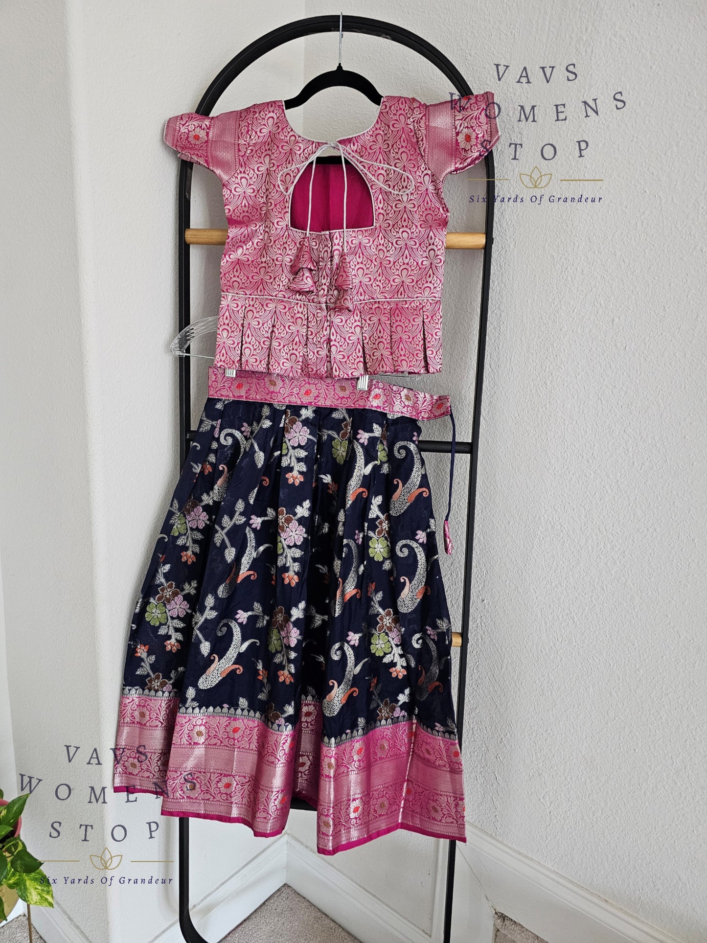 Chiniya Benarasi Langa Blouse/ Pattu Pavadai set