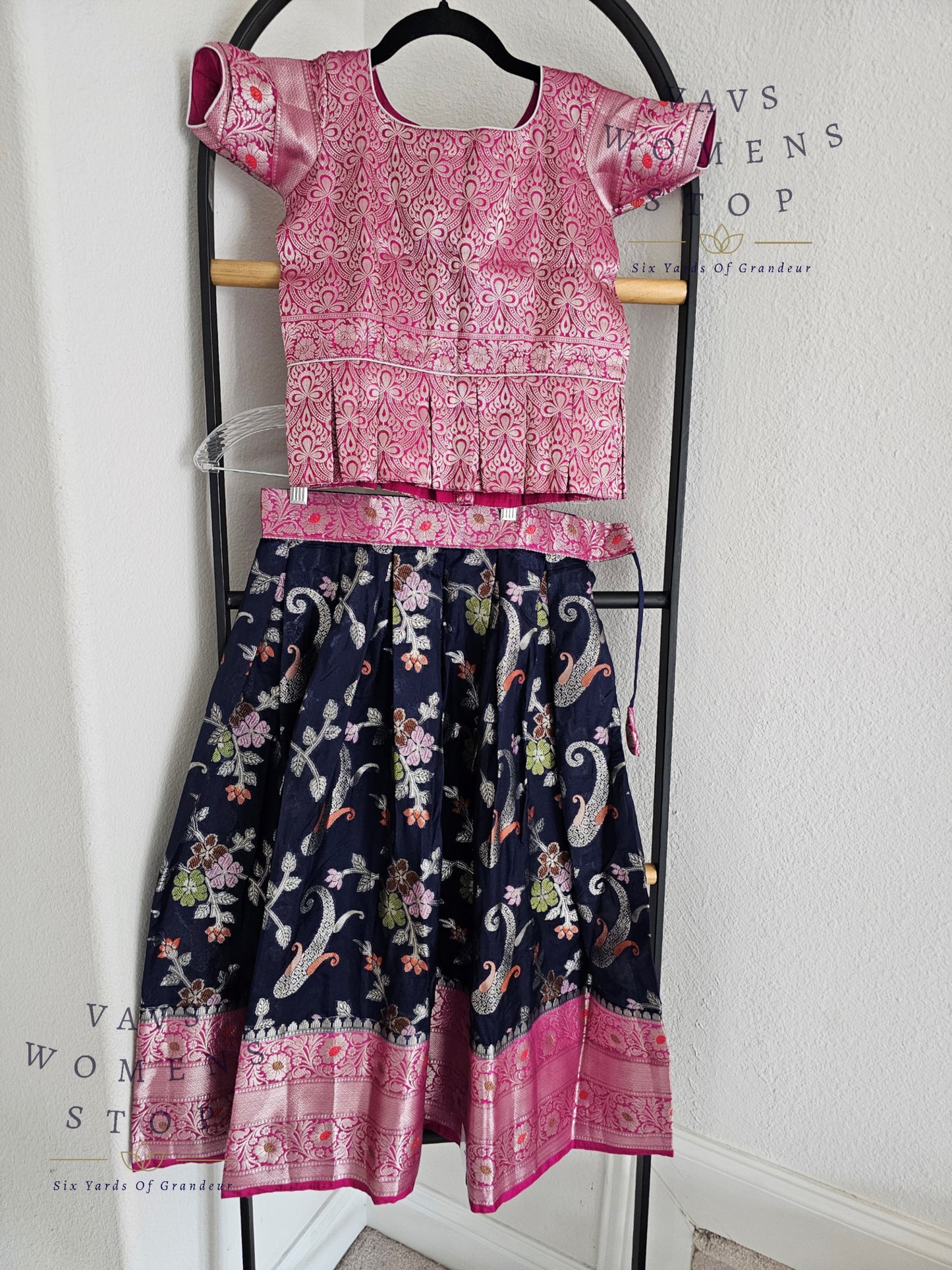 Chiniya Benarasi Langa Blouse/ Pattu Pavadai set