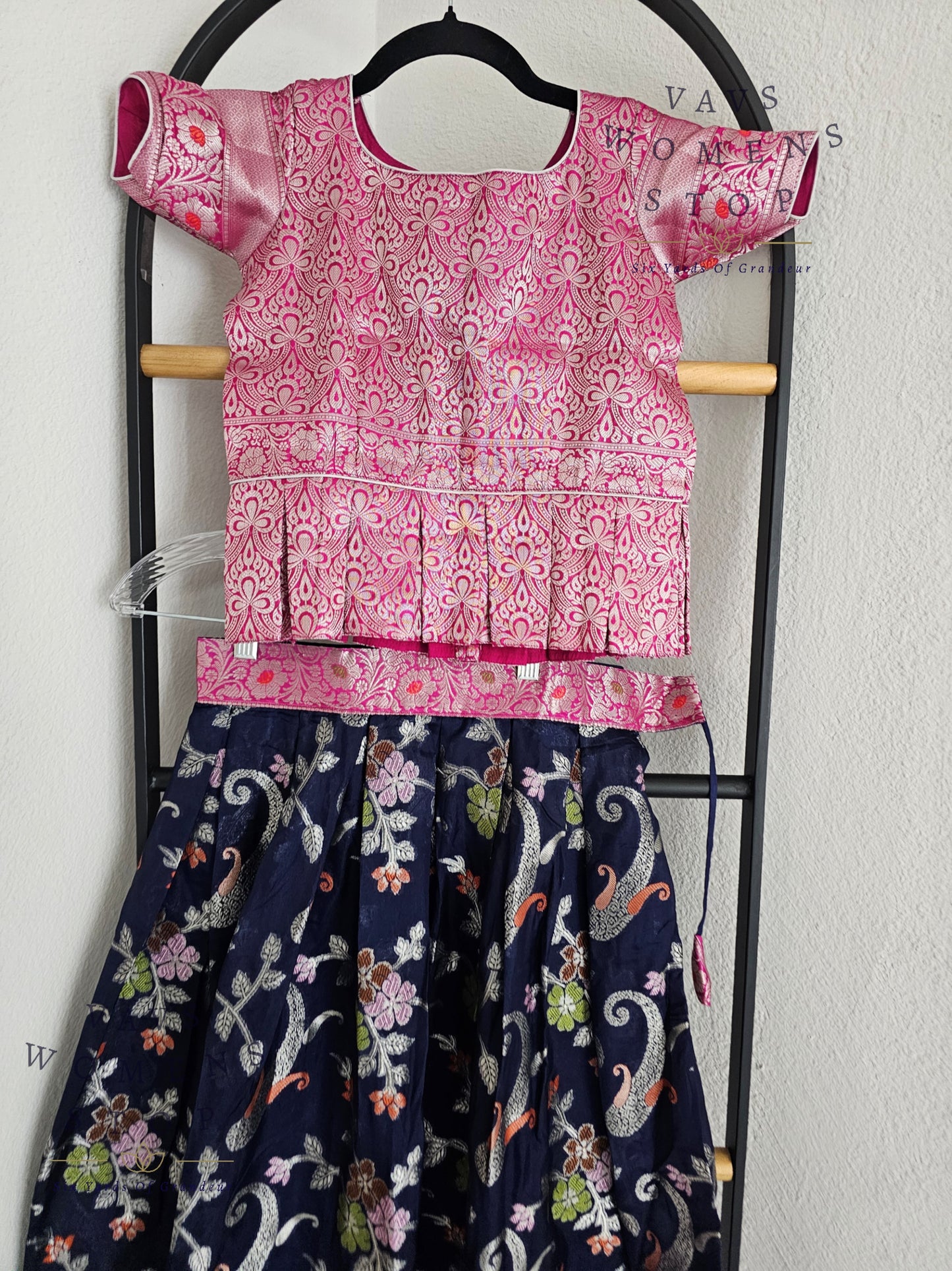 Chiniya Benarasi Langa Blouse/ Pattu Pavadai set