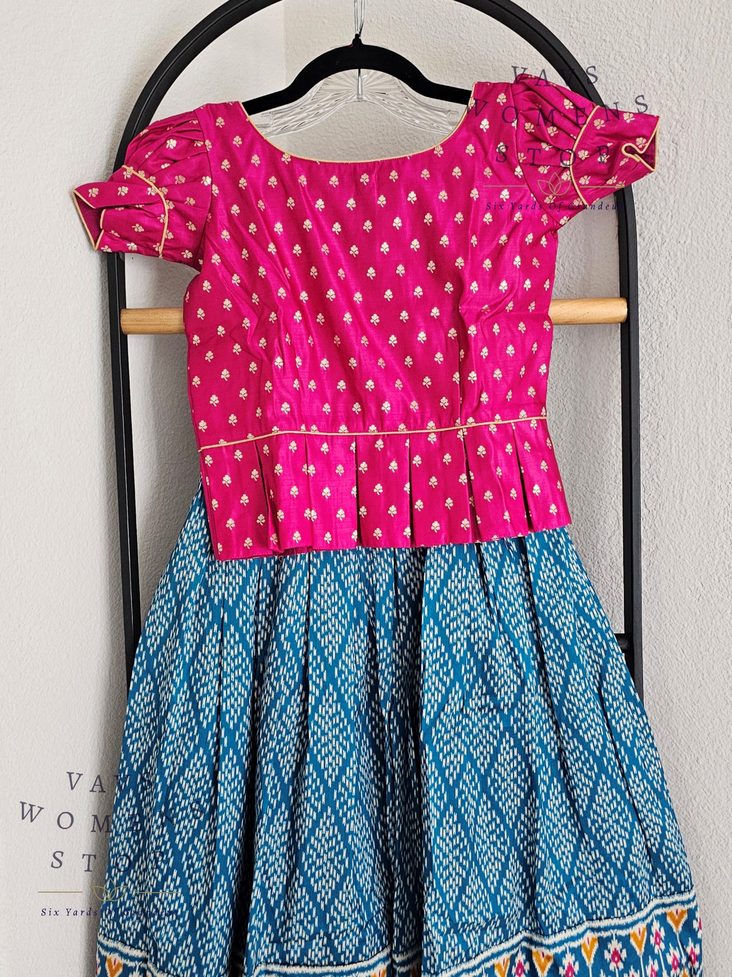 Munga Benarasi Silk Lehenga Blouse