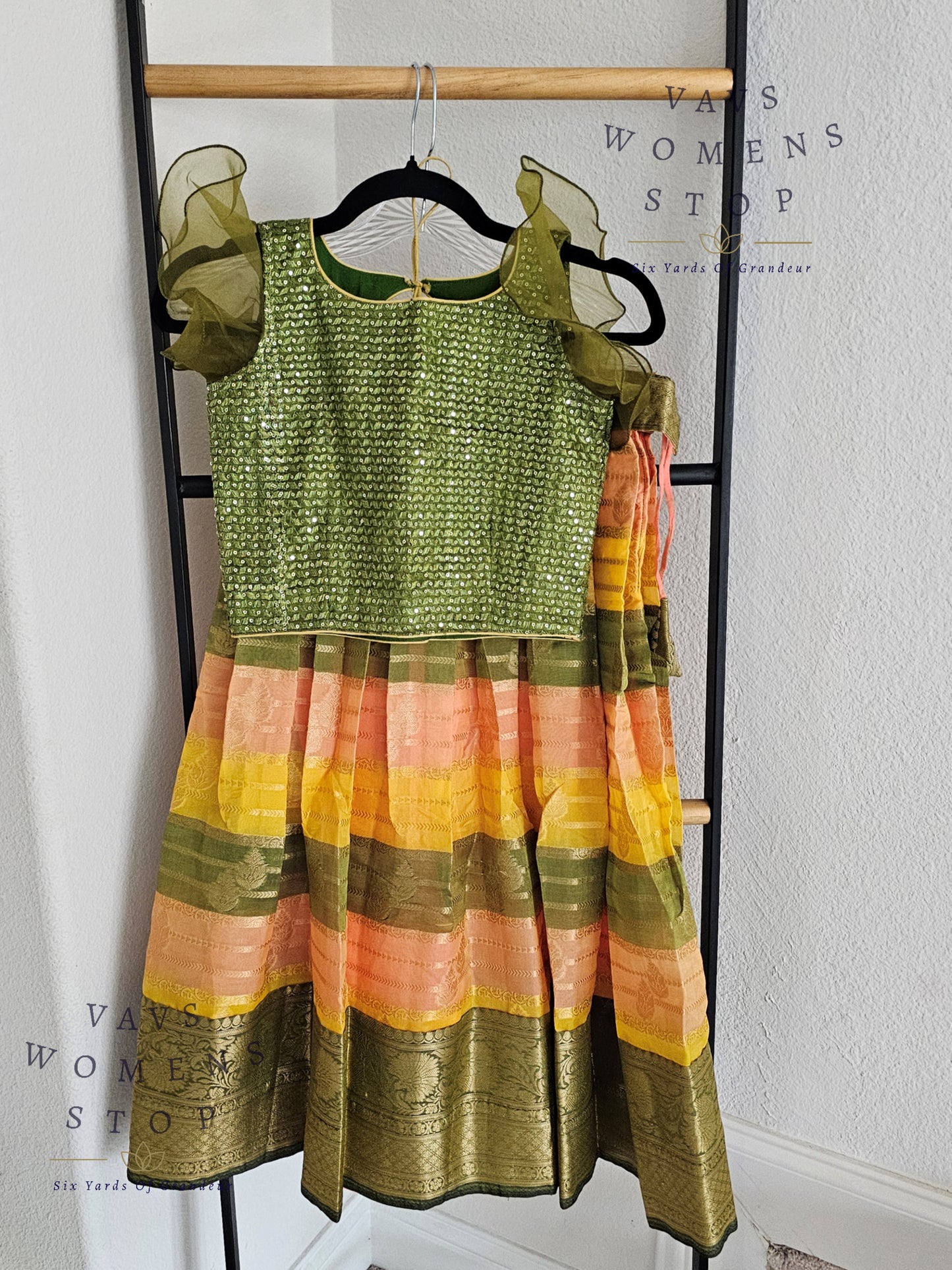 Chiniya Benarasi Langa Blouse/ Pattu Pavadai set