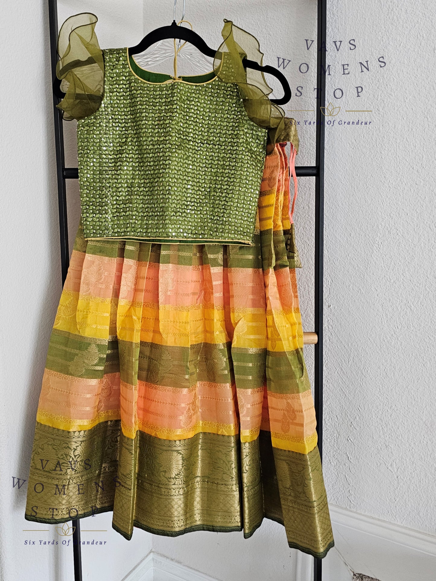 Chiniya Benarasi Langa Blouse/ Pattu Pavadai set