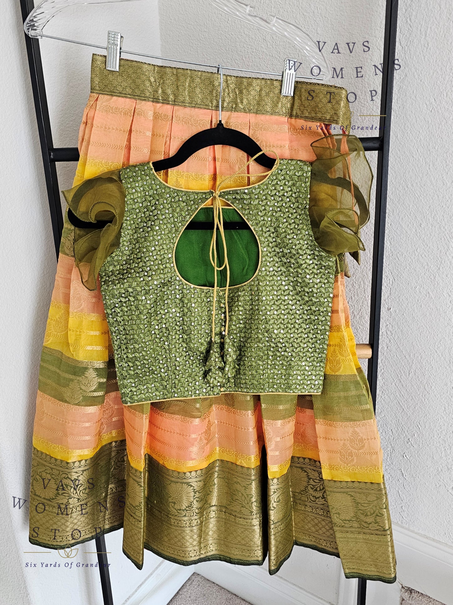 Chiniya Benarasi Langa Blouse/ Pattu Pavadai set