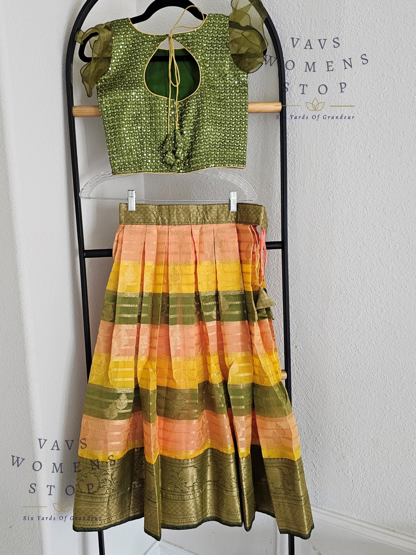 Chiniya Benarasi Langa Blouse/ Pattu Pavadai set