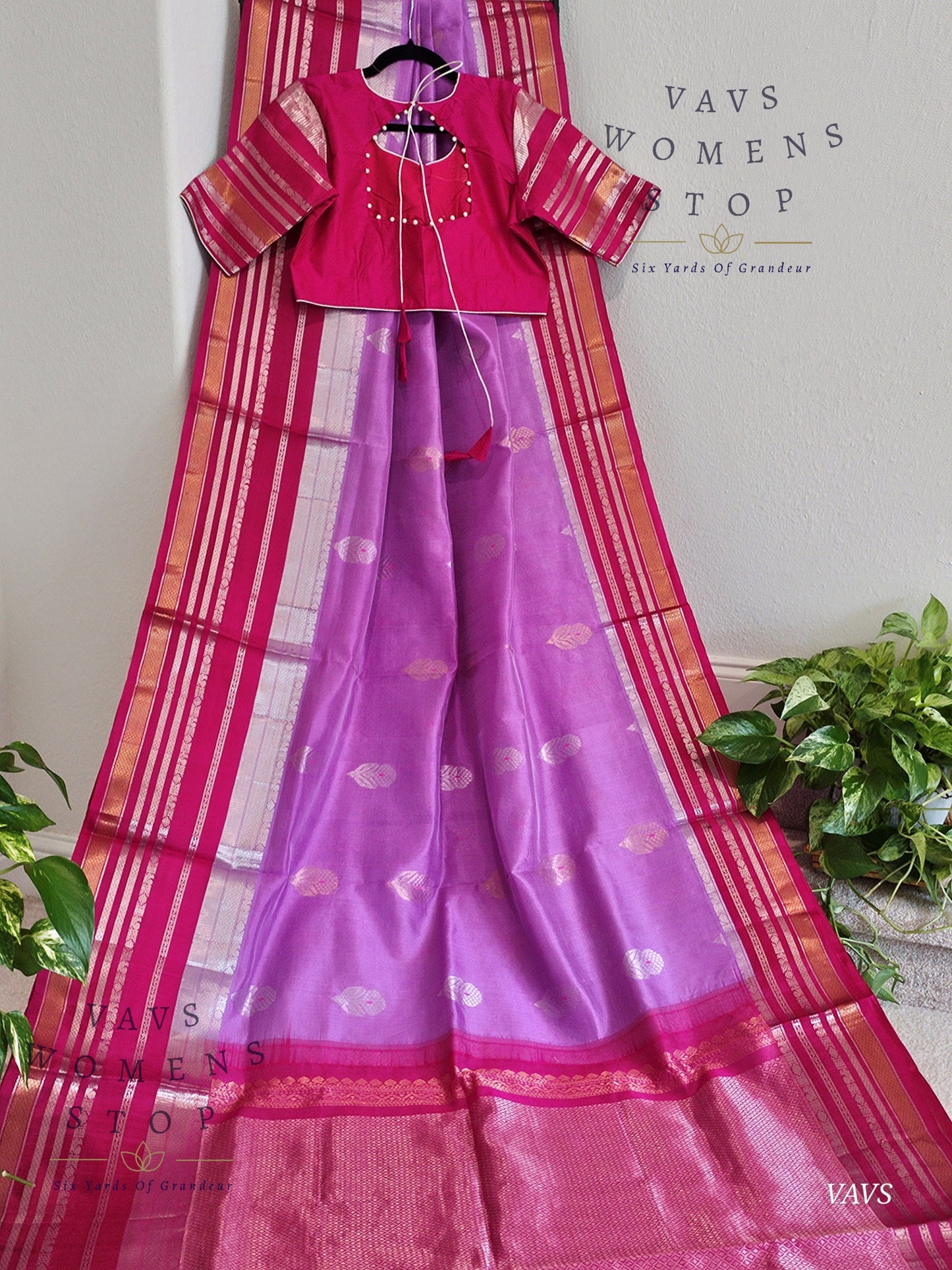 Pure Gadwal Silk Cotton Handloom Traditional Lines Border Pattern Saree - Blouse – Traditional Wedding & Festive Wear