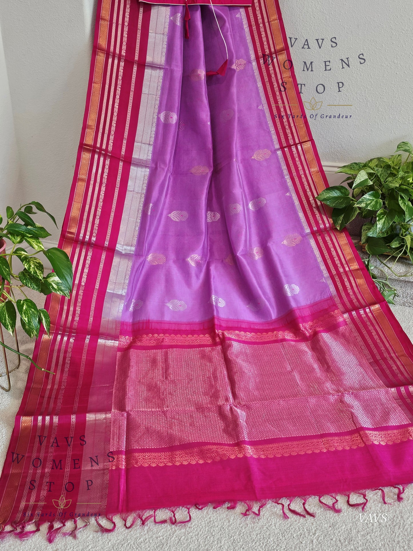 Pure Gadwal Silk Cotton Handloom Traditional Lines Border Pattern Saree - Blouse – Traditional Wedding & Festive Wear