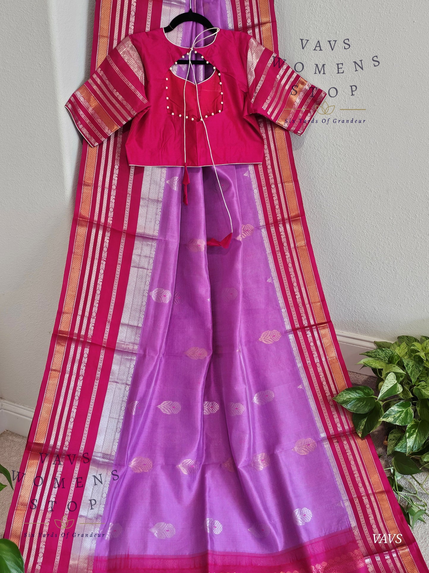 Pure Gadwal Silk Cotton Handloom Traditional Lines Border Pattern Saree - Blouse – Traditional Wedding & Festive Wear